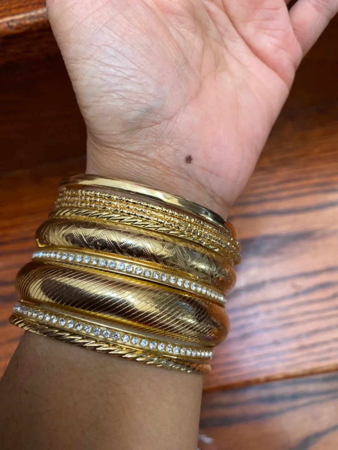 Gold Bangles Set of 8 image indicator(5)