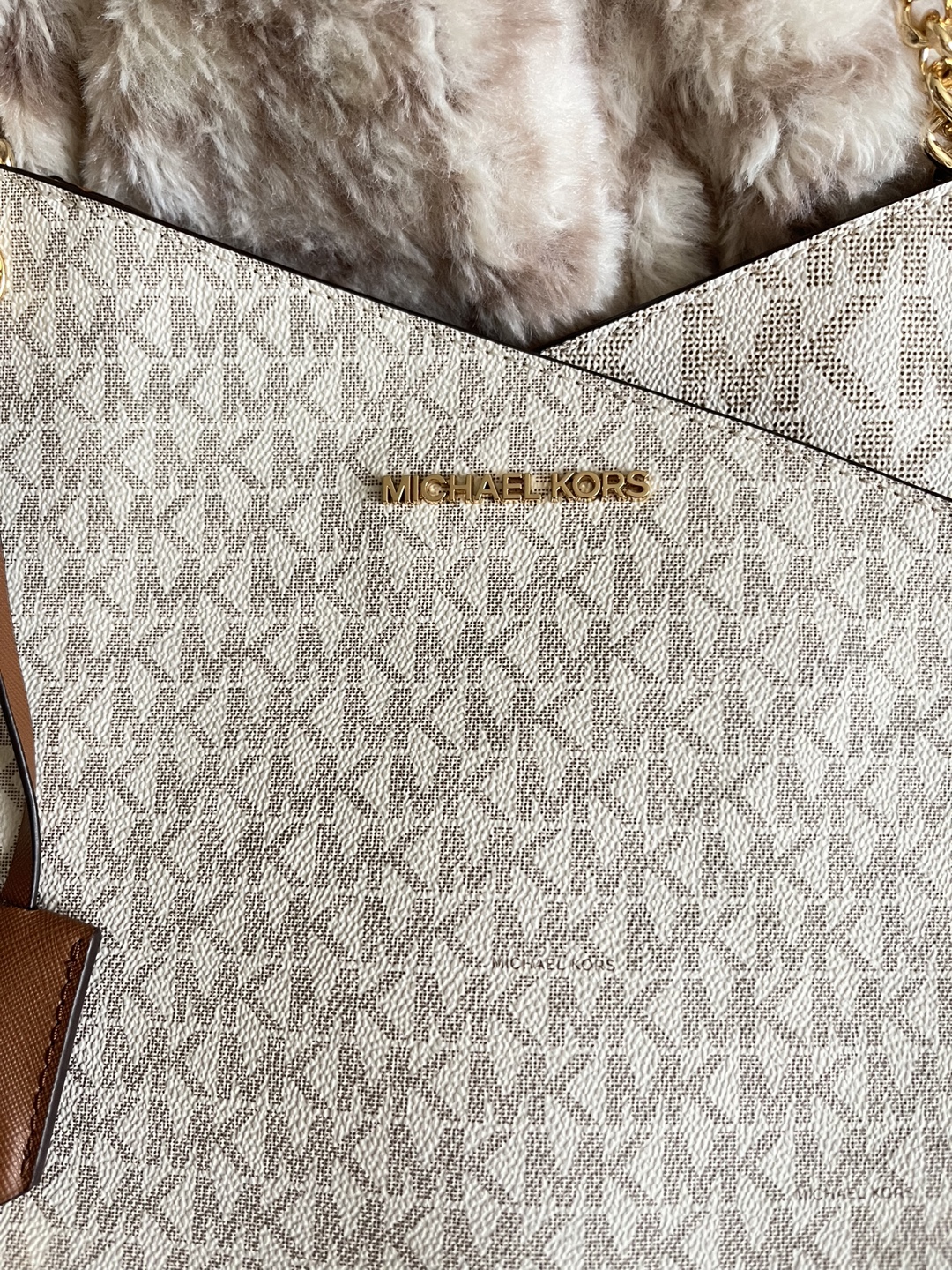 Michael Kors Beige/Brown Bag - Gently used - photo 4