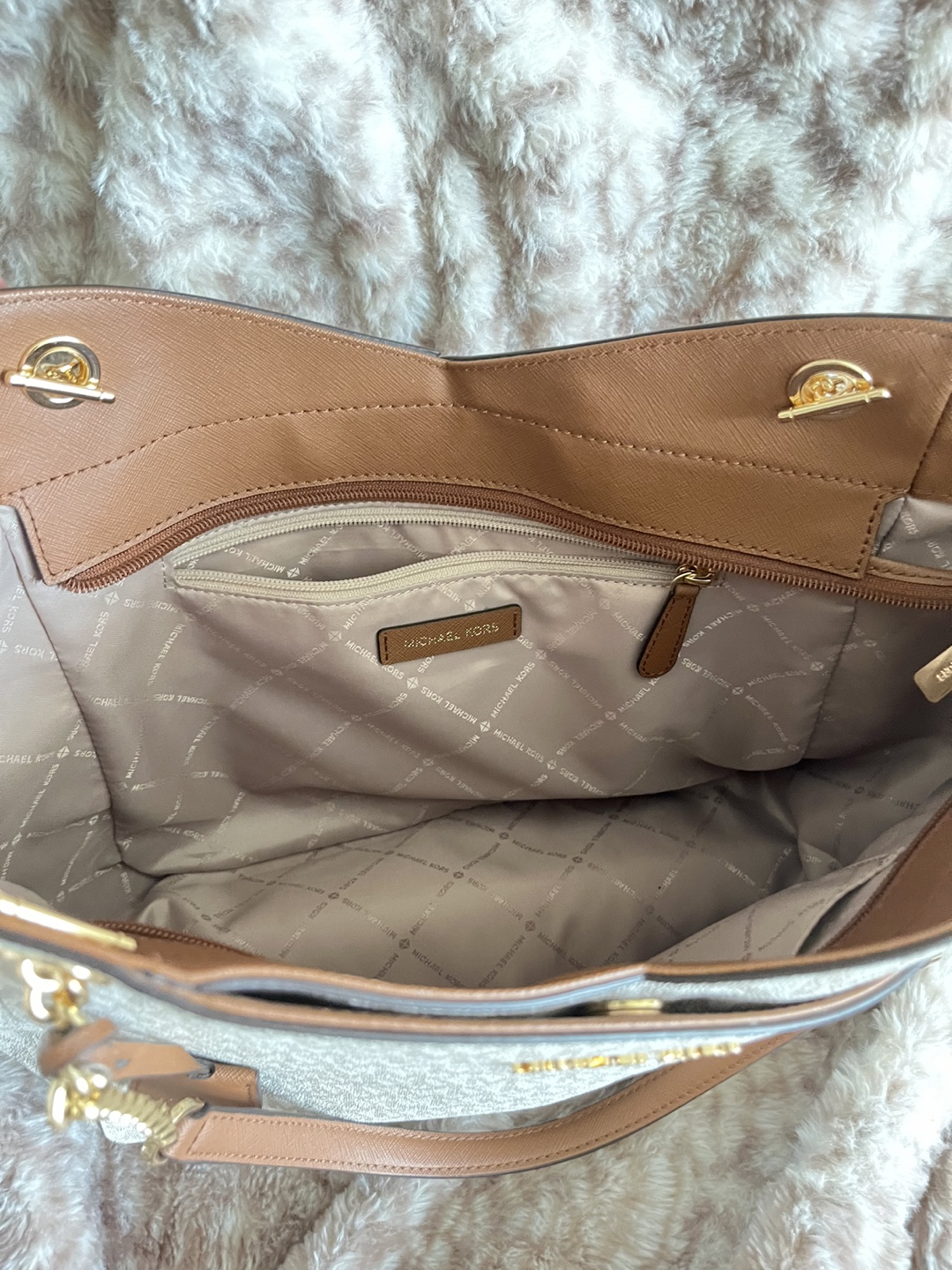 Michael Kors Beige/Brown Bag - Gently used - photo 5