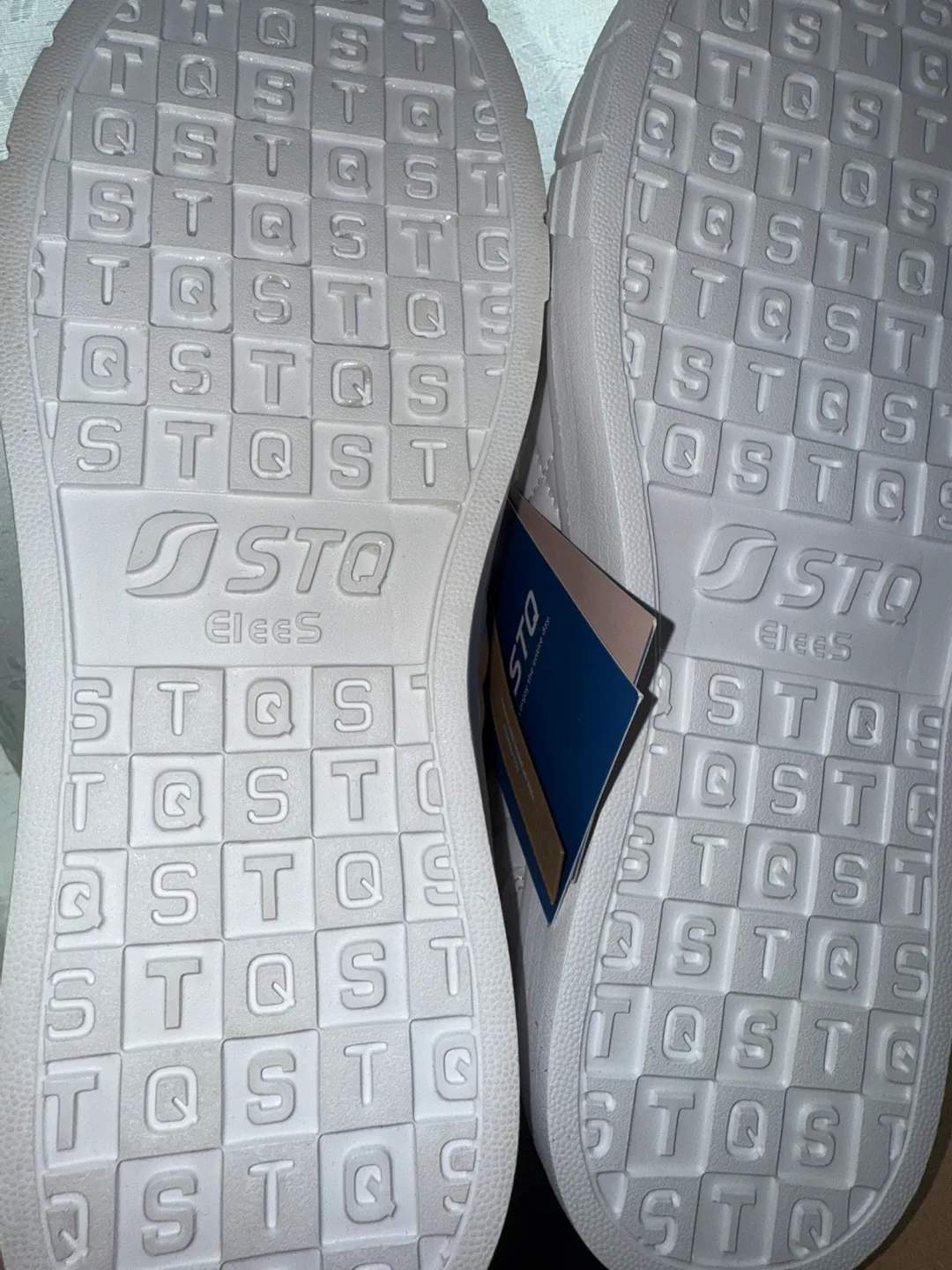 STQ Women's White Quilted Sneakers - Size 9.5 image indicator(4)