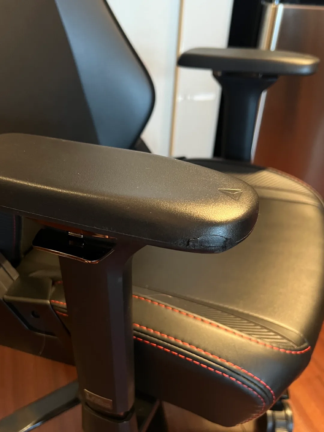 Secretlab Titan XXS size Gaming Chair image indicator(4)