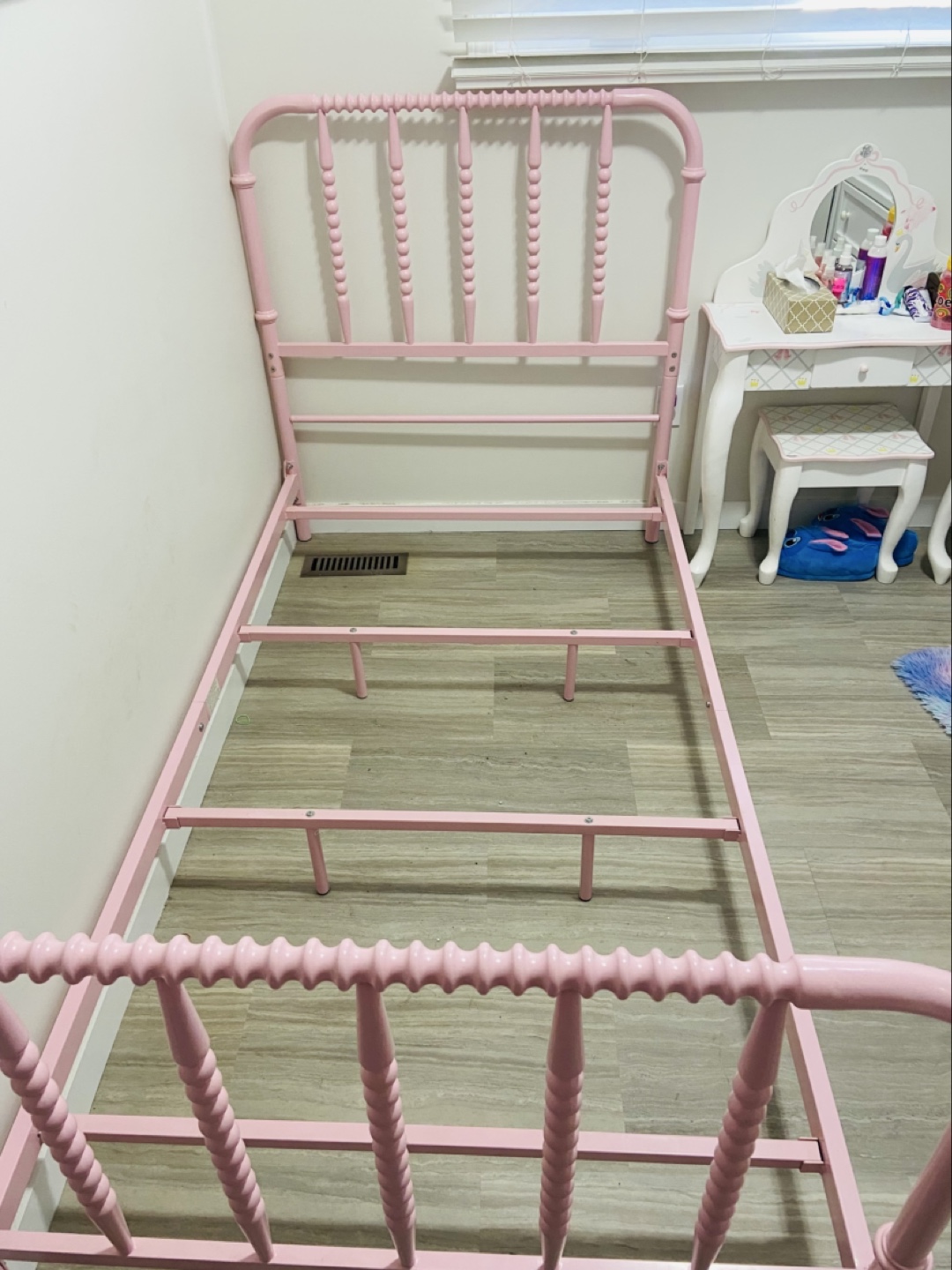 Metal bed frame - twin - photo 5