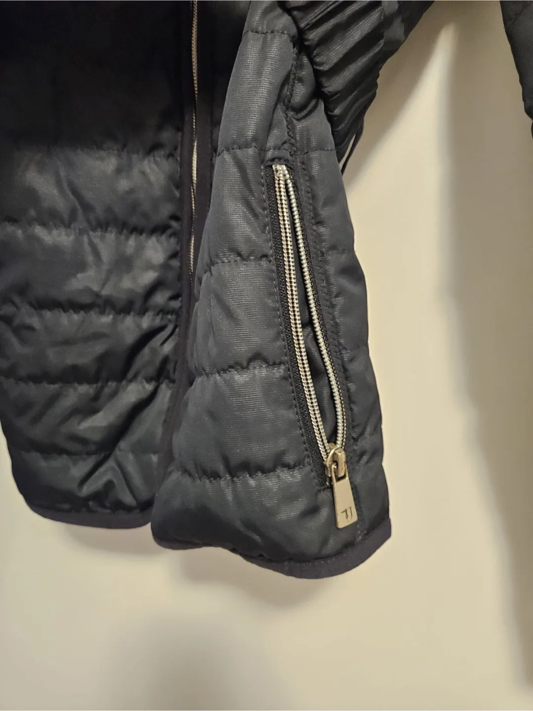 Women's Black Quilted Jacket with Belt image indicator(3)