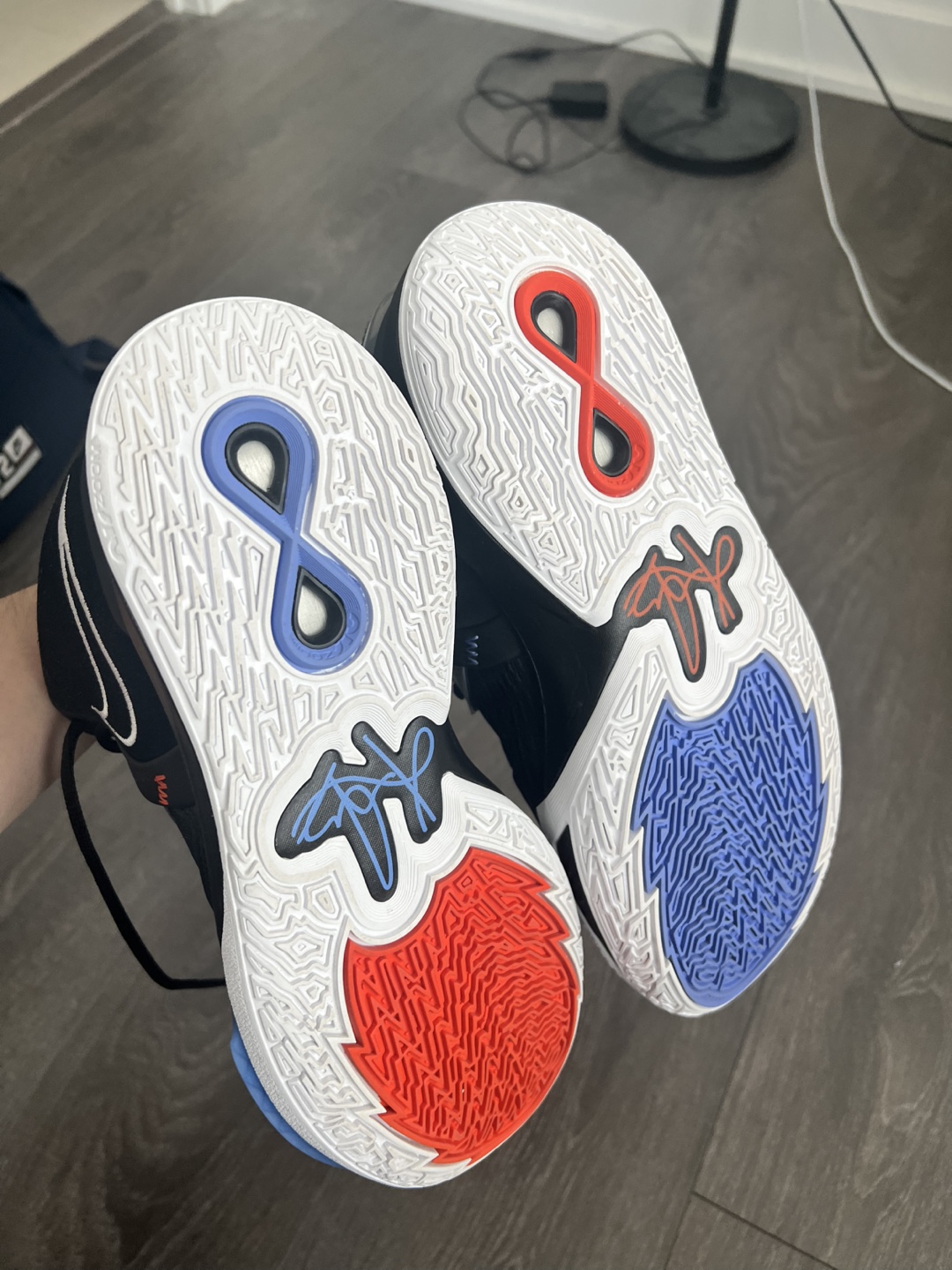 Nike Kyrie 8 EP Basketball Shoes - Size 10.5 - photo 2