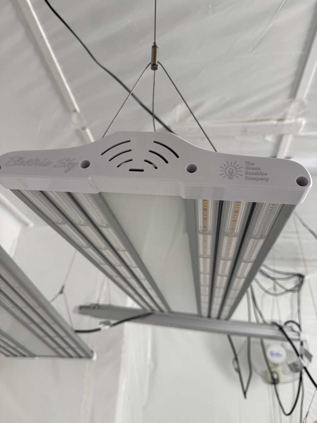 Electric Sky V3 Wideband LED Grow Light System - photo 2