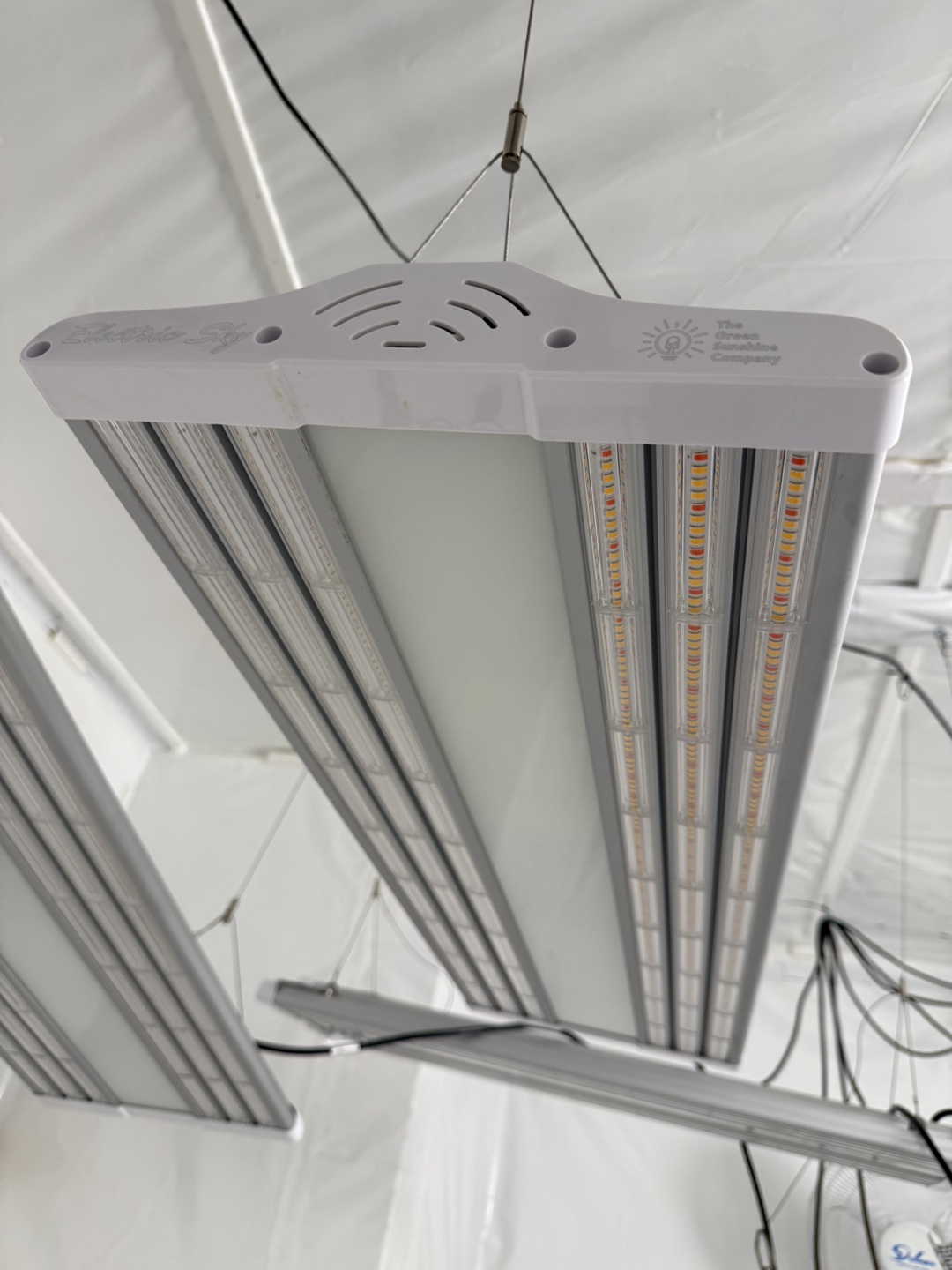 Electric Sky V3 Wideband LED Grow Light System - photo 3