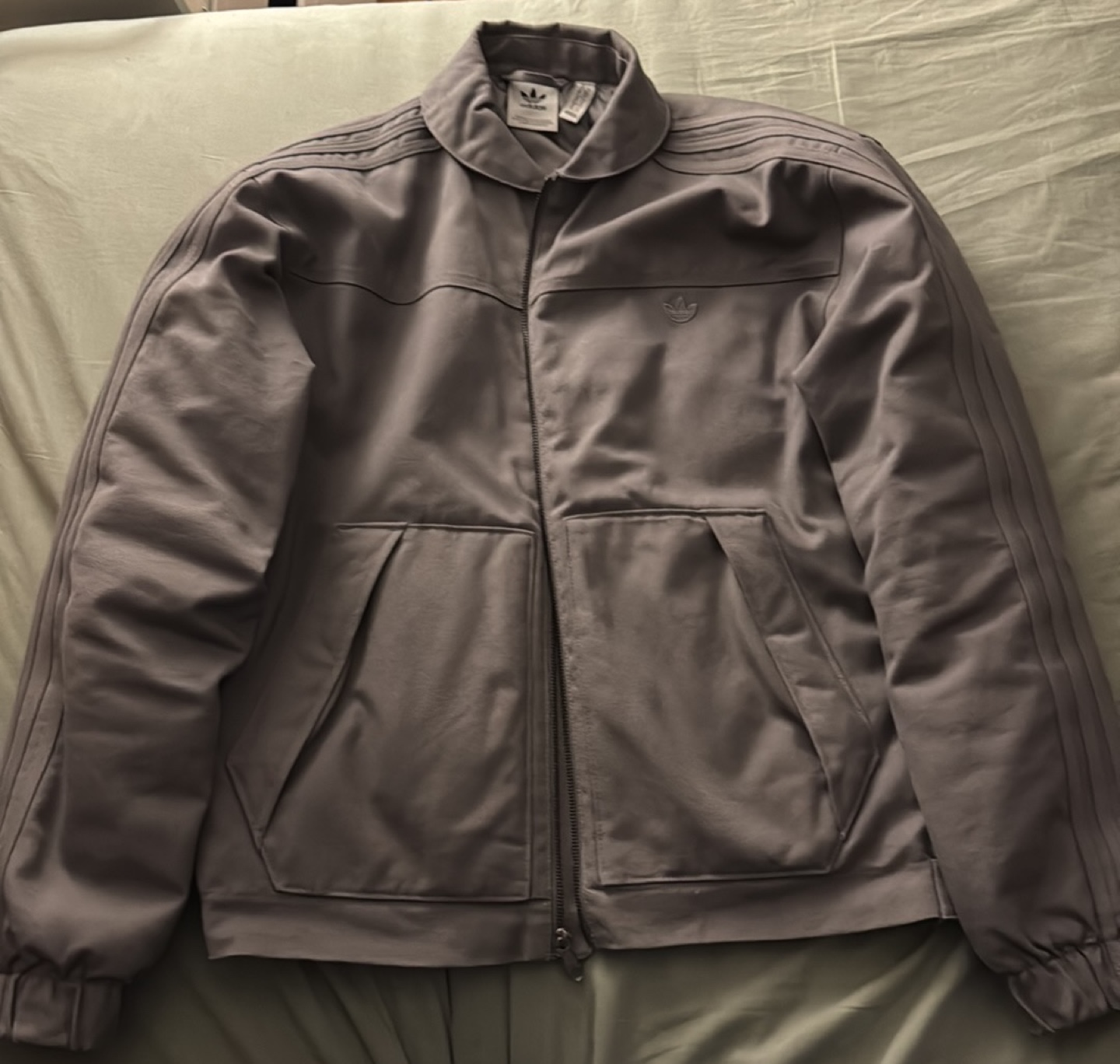 NEEDS TO GO ASAP Adidas Essential Padded Grey Jacket, Size S - photo 2