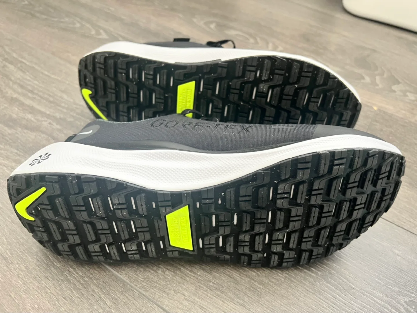 Nike Infinity RN 4 Gore-Tex Running Shoes Size 10 image indicator(5)