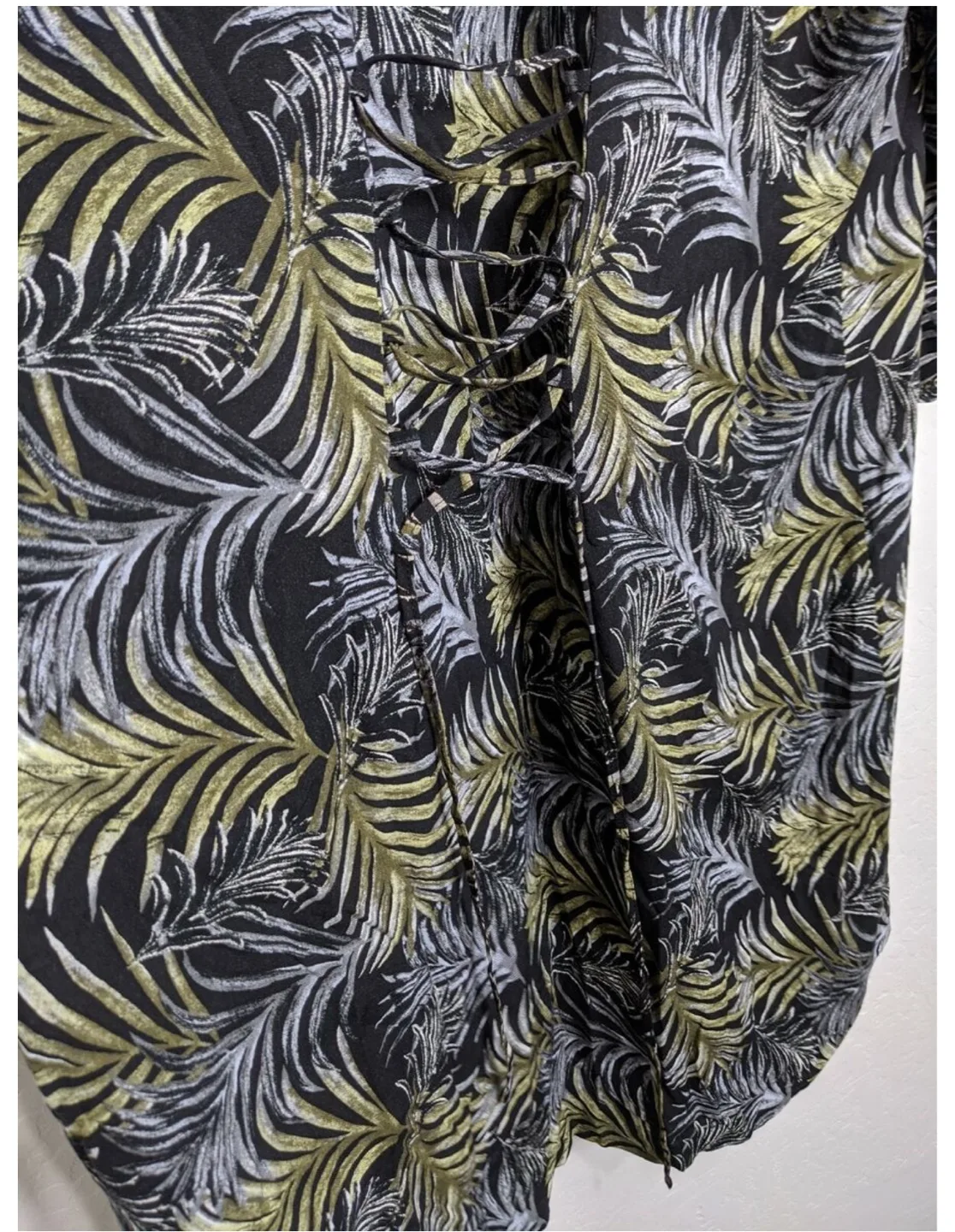 Forever 21 Black and Gold Palm Leaf Print Kimono Cardigan image indicator(3)