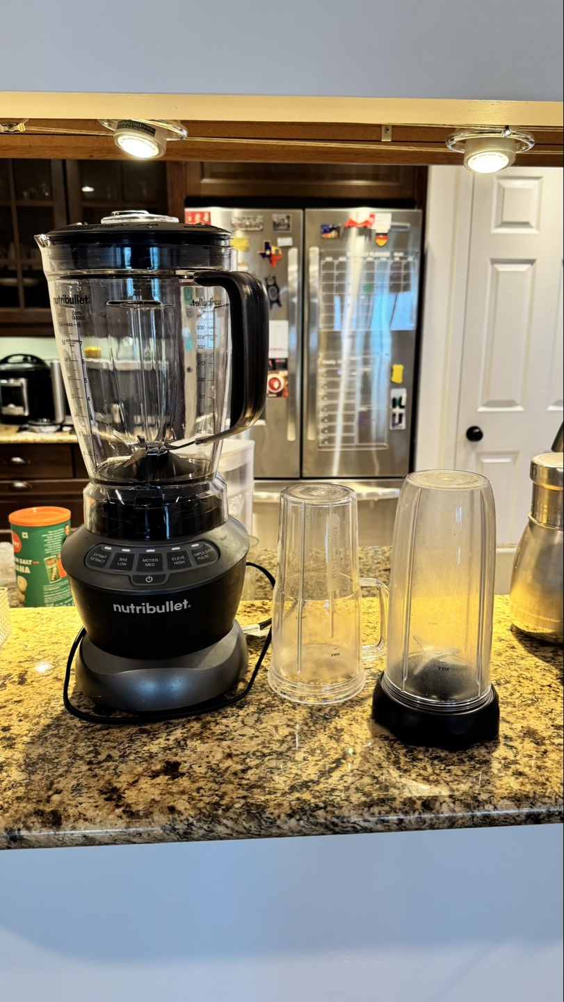Nutribullet Blender with Extra Cups - photo 3