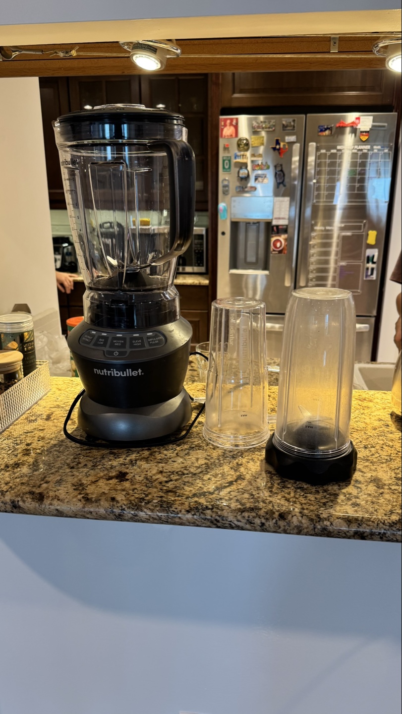Nutribullet Blender with Extra Cups - photo 2