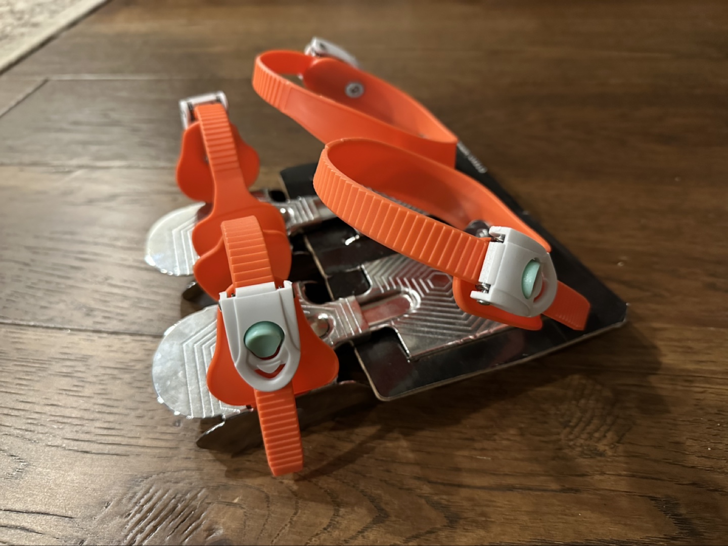 Toddler adjustable ice skates