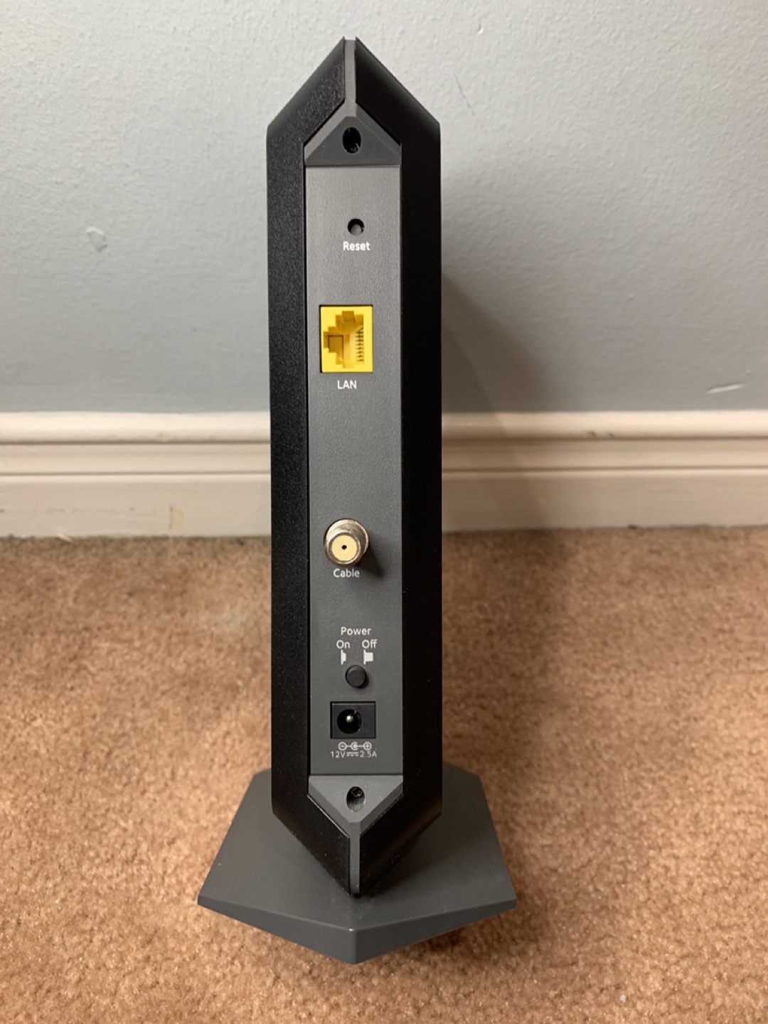 NETGEAR Cable Modem DOCSIS 3.1 (CM1000) - photo 3