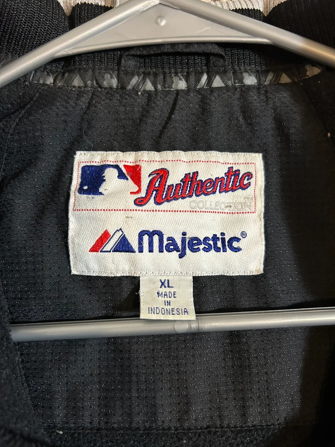 Vintage Majestic Chicago White Sox Jacket - Size XL image indicator(3)