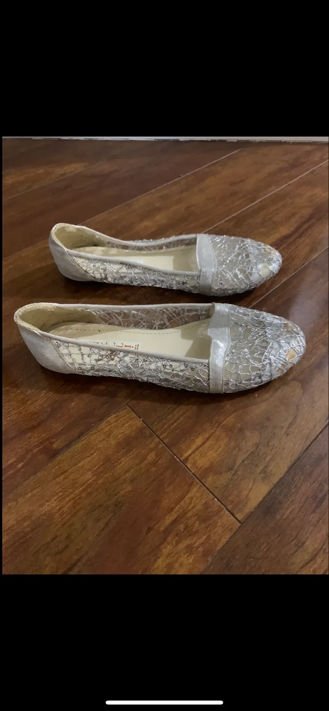 Girls Dress Shoes and Wall Art image indicator(3)