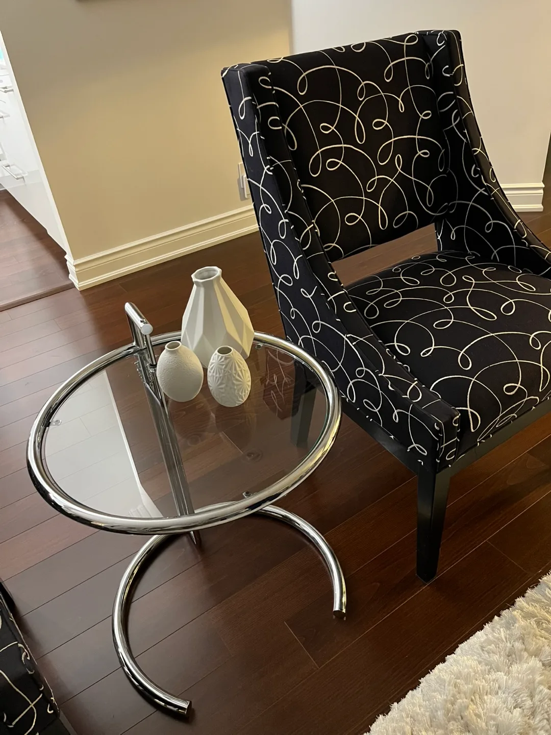 Chrome and glass side table original design by Eileen Gray thumbnail