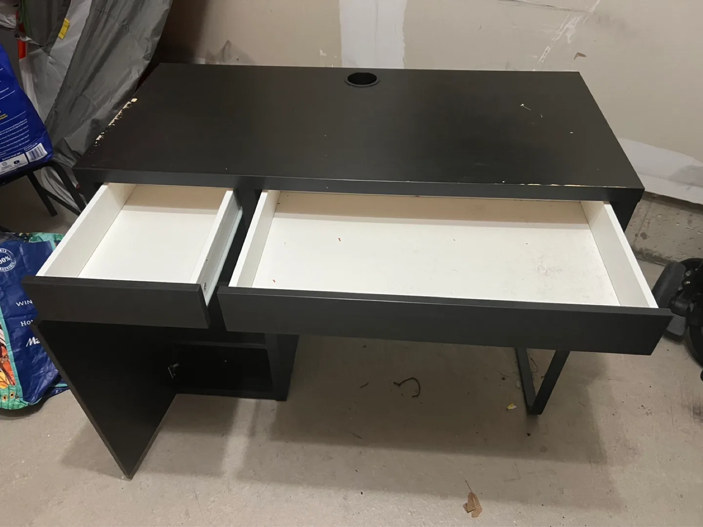 IKEA MICKE Desk - Black-Brown image indicator(4)