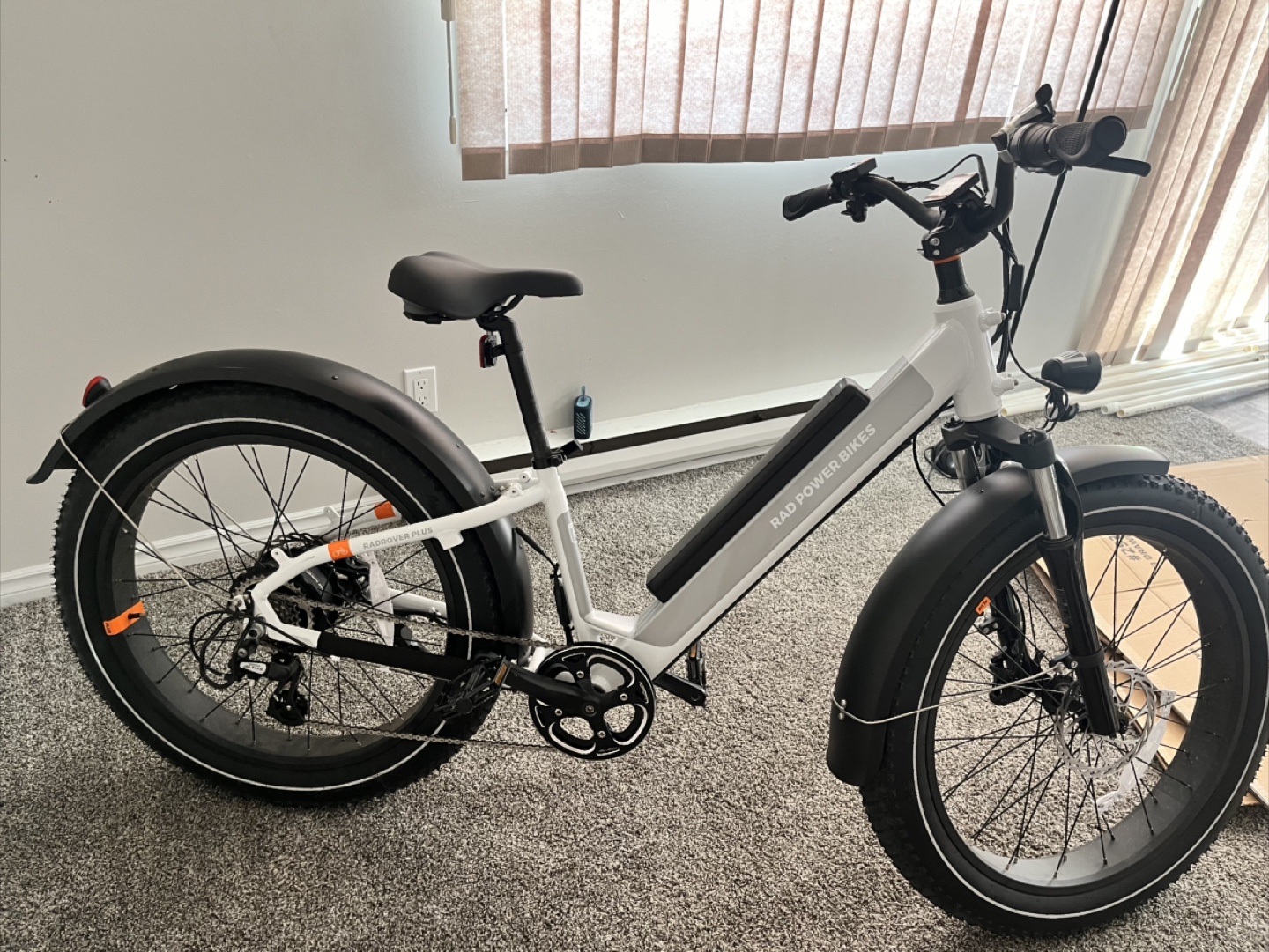 Rad rover 6 plus step through dat tire e-bike/cycle