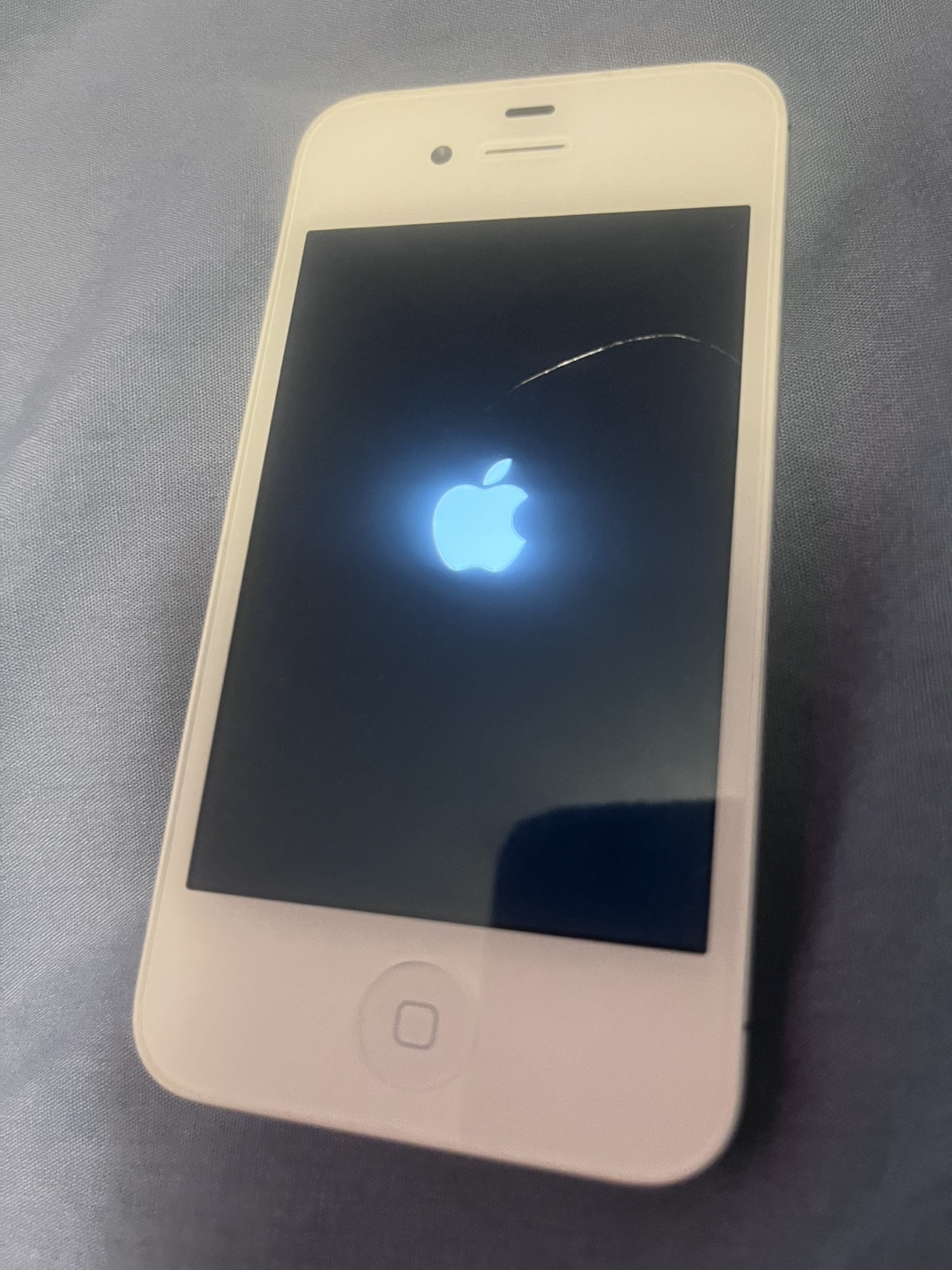 White iPhone 4 for parts