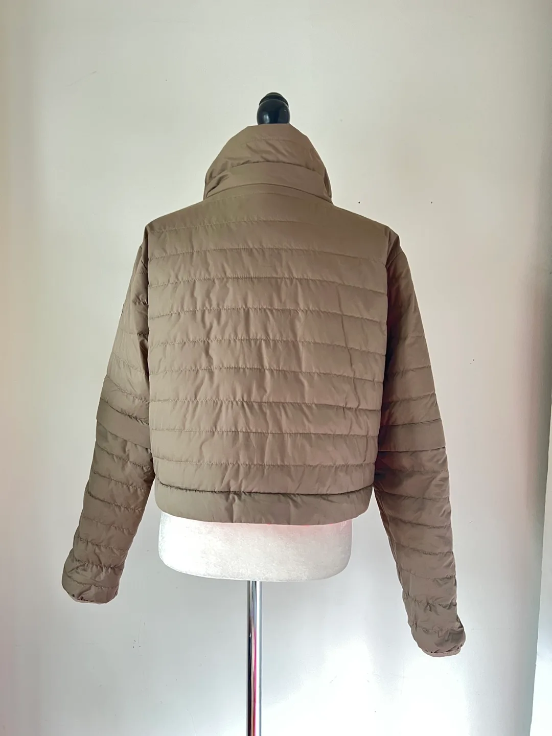 Reversible Lightweight Puffer Jacket - Two-Tone Design image indicator(3)