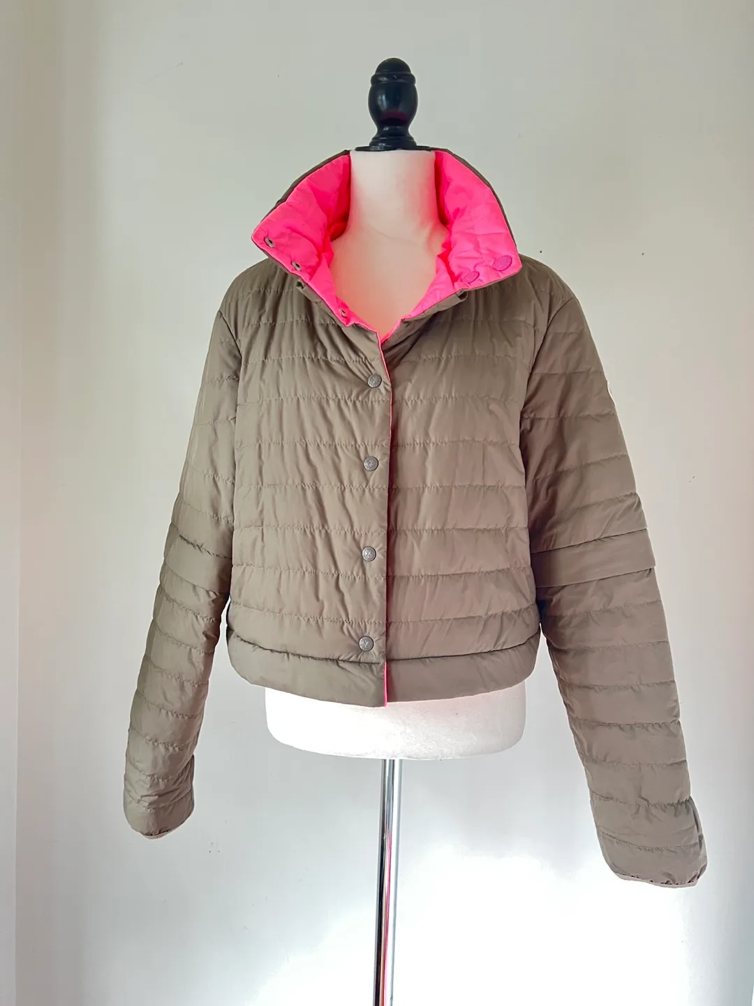 Reversible Lightweight Puffer Jacket - Two-Tone Design image indicator(2)
