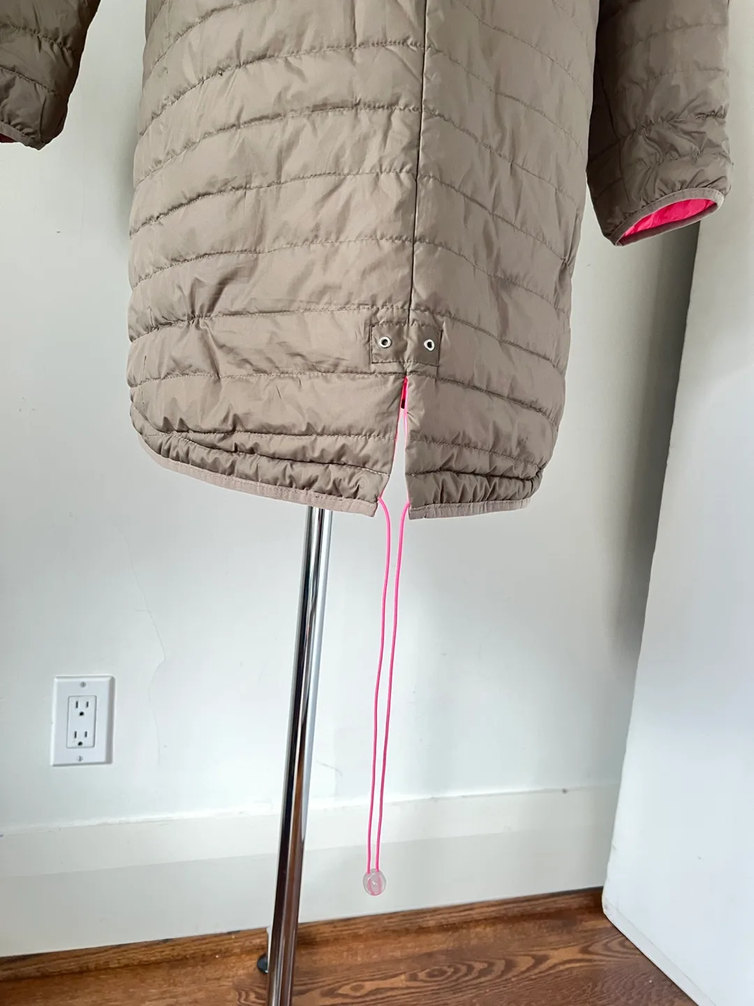 Reversible Lightweight Puffer Jacket - Two-Tone Design image indicator(6)