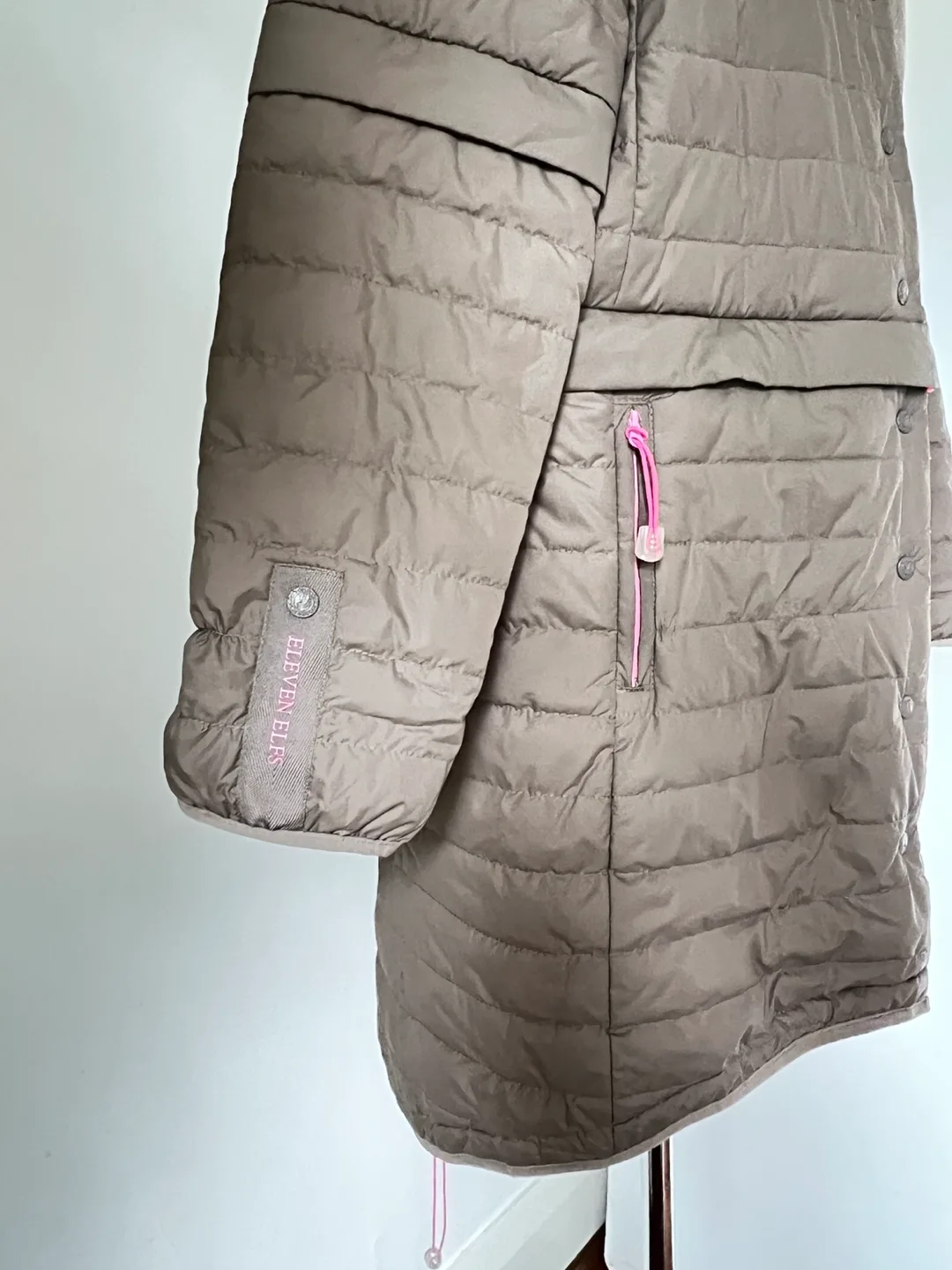 Reversible Lightweight Puffer Jacket - Two-Tone Design image indicator(9)