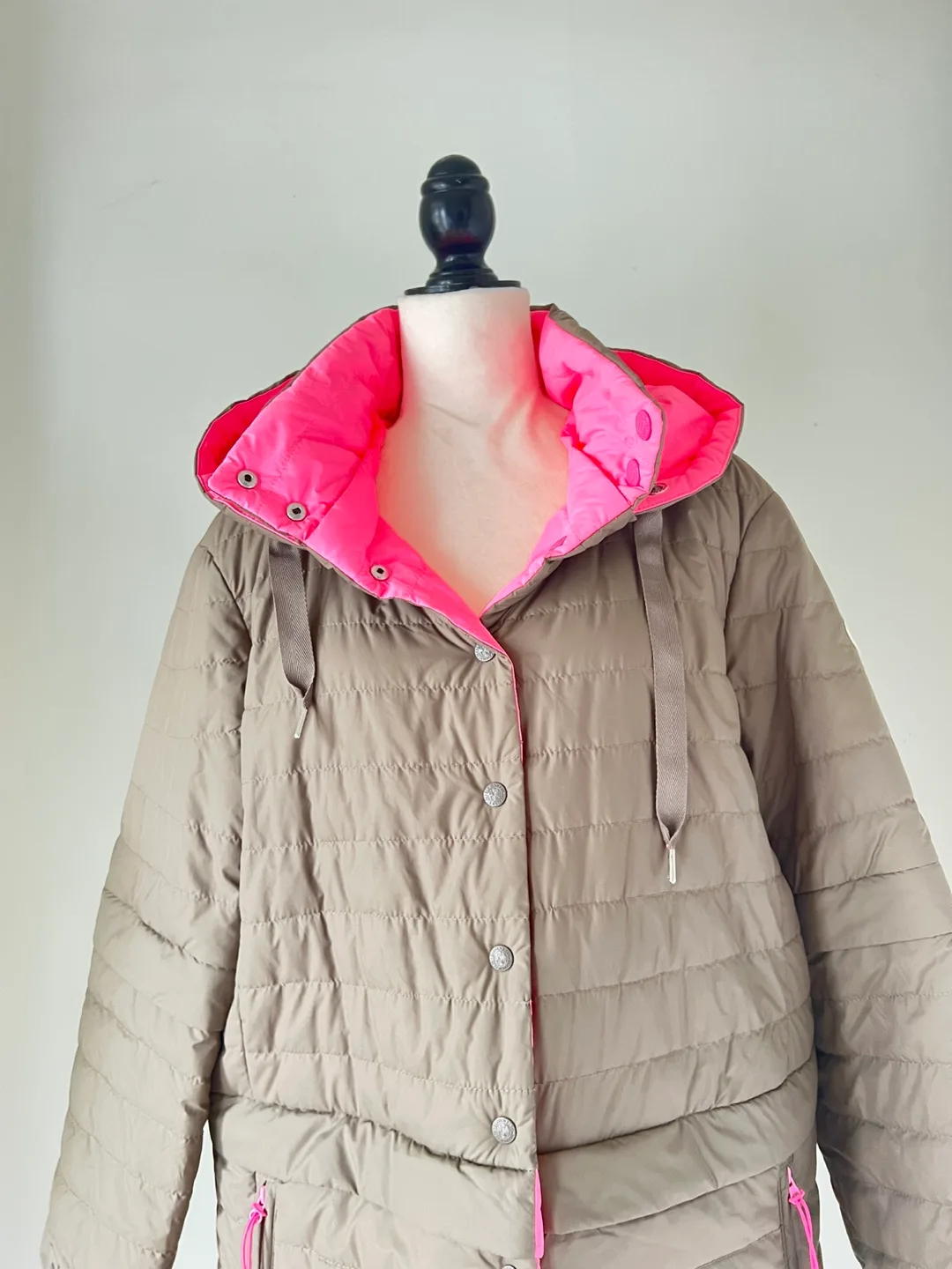 Reversible Lightweight Puffer Jacket - Two-Tone Design image indicator(8)