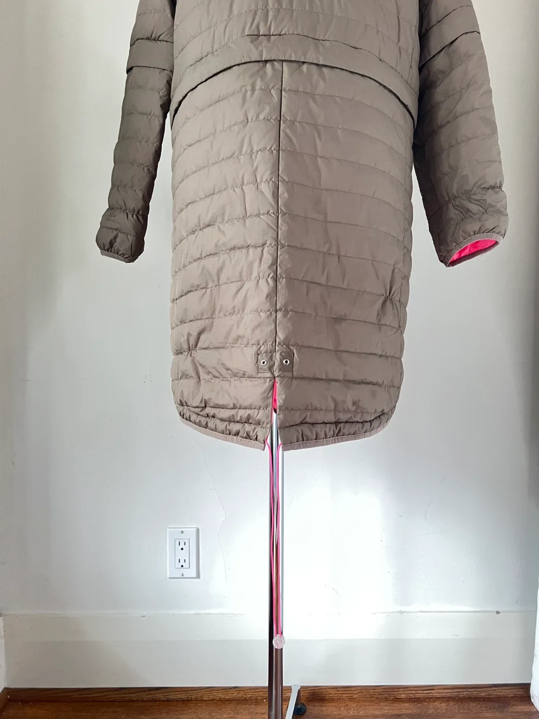 Reversible Lightweight Puffer Jacket - Two-Tone Design image indicator(7)