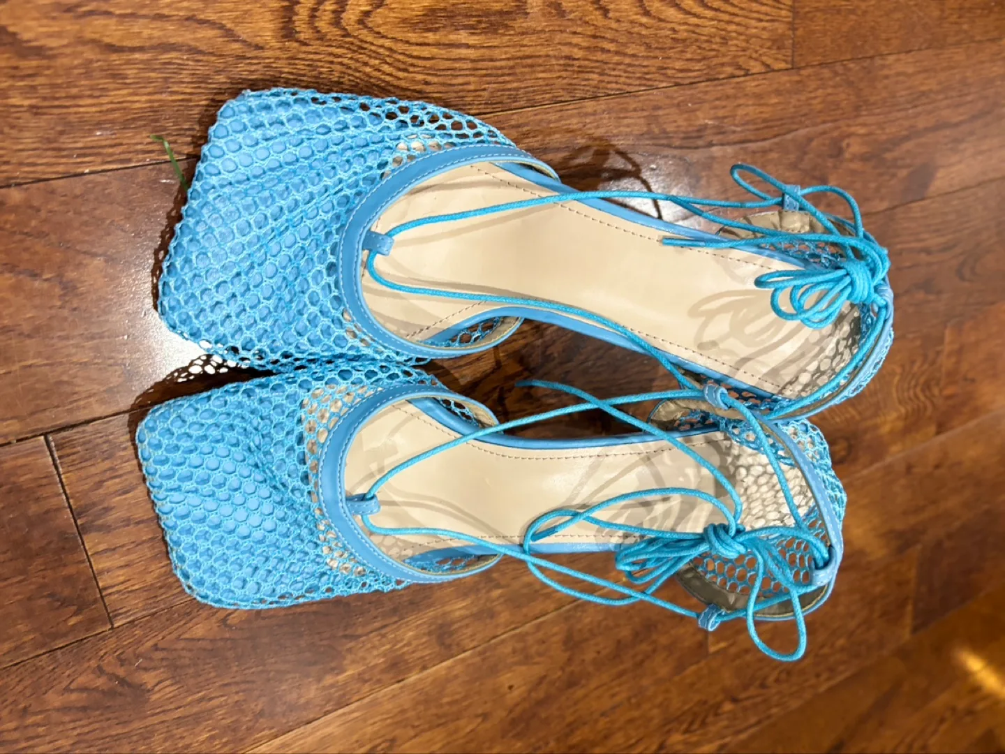 High Heel shoes -White, Silver, Blue, green image indicator(5)