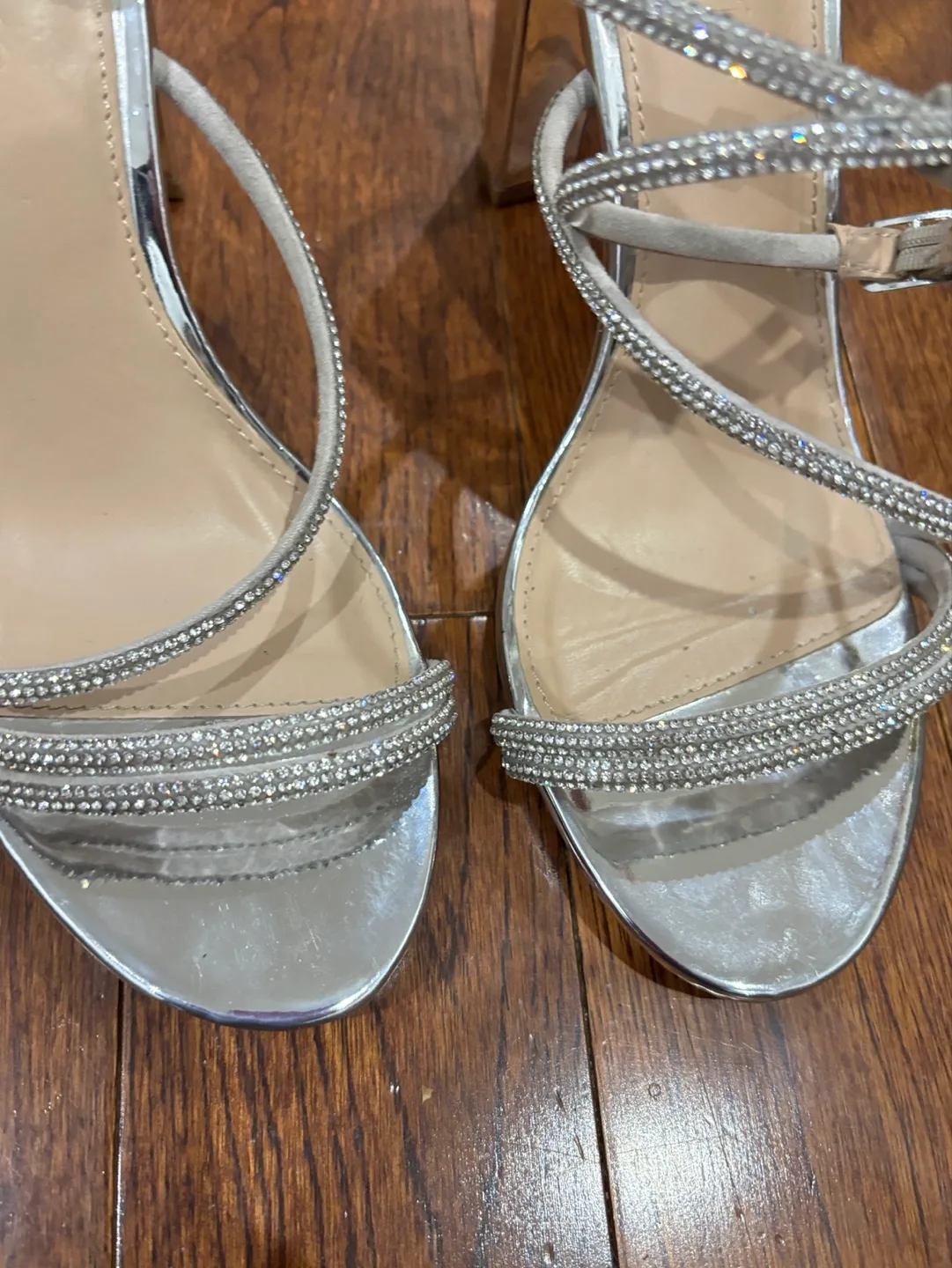 High Heel shoes -White, Silver, Blue, green image indicator(7)