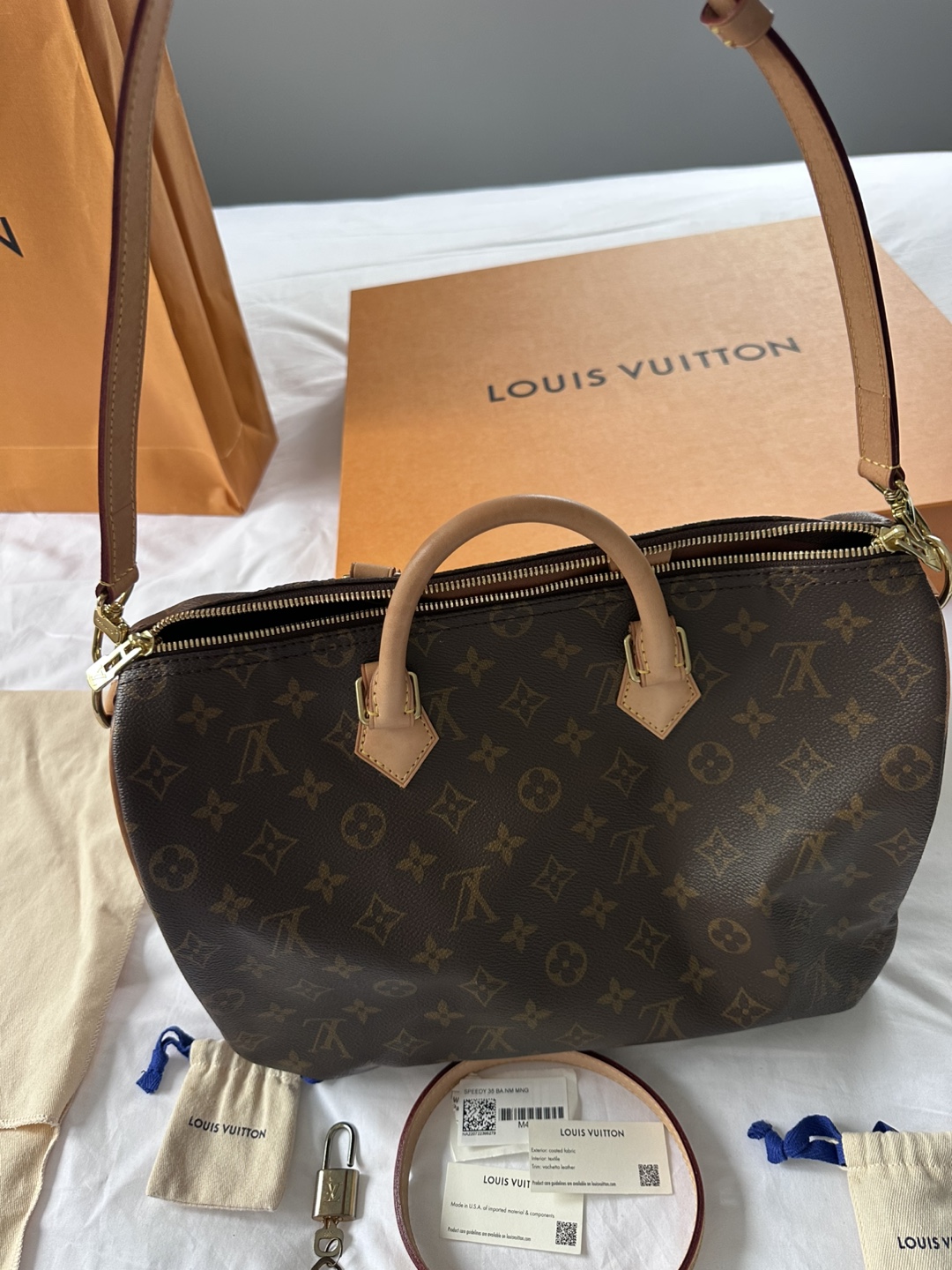Authentic Louis Vuitton Speedy 35 Bandouliere Monogram Handbag - photo 5