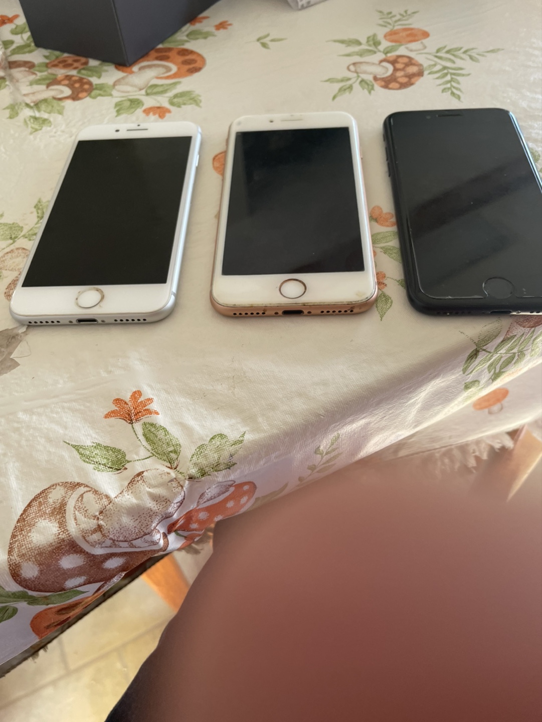 Three iPhones for Sale - photo 3