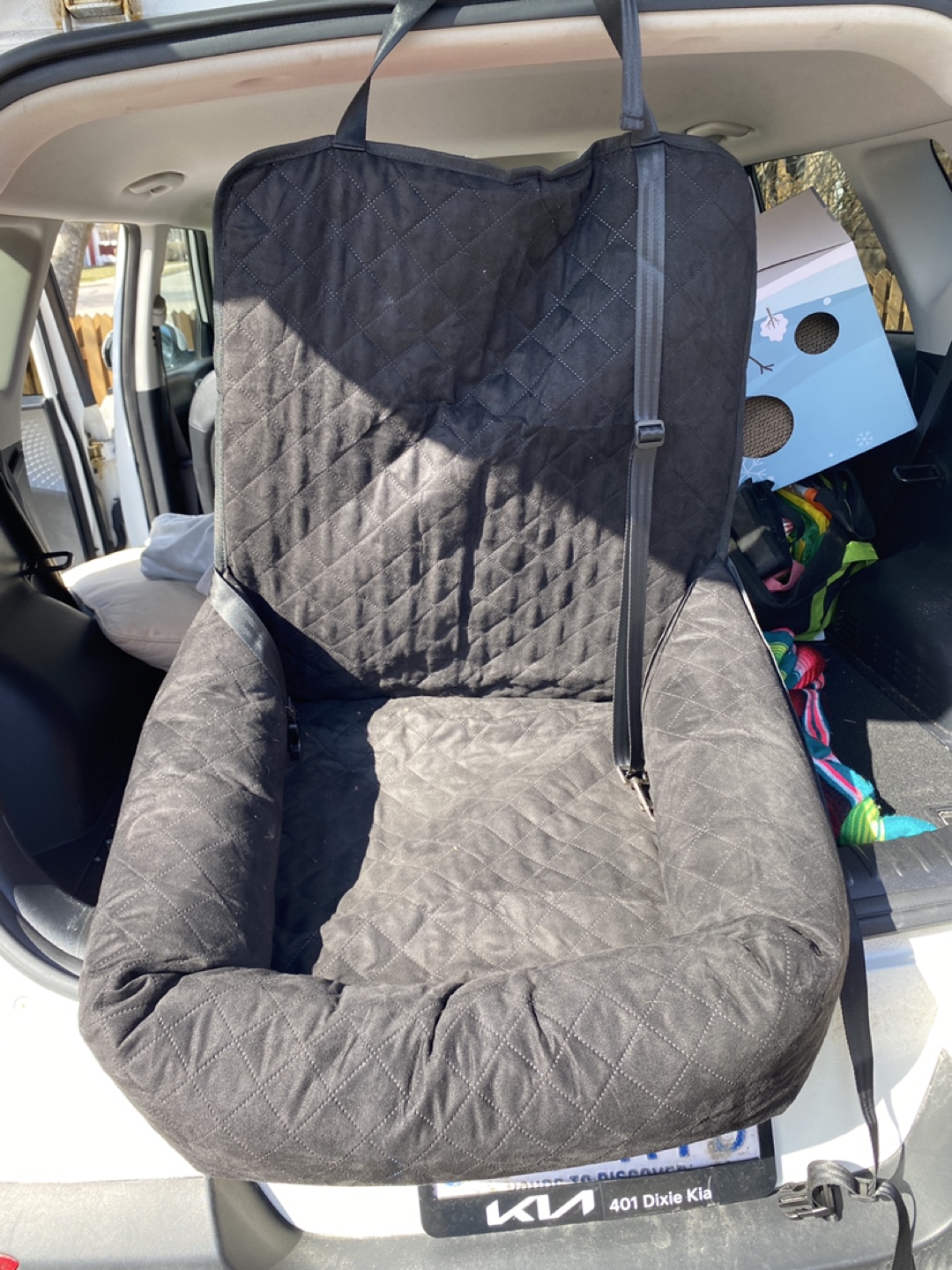 Black quilted pet car seat