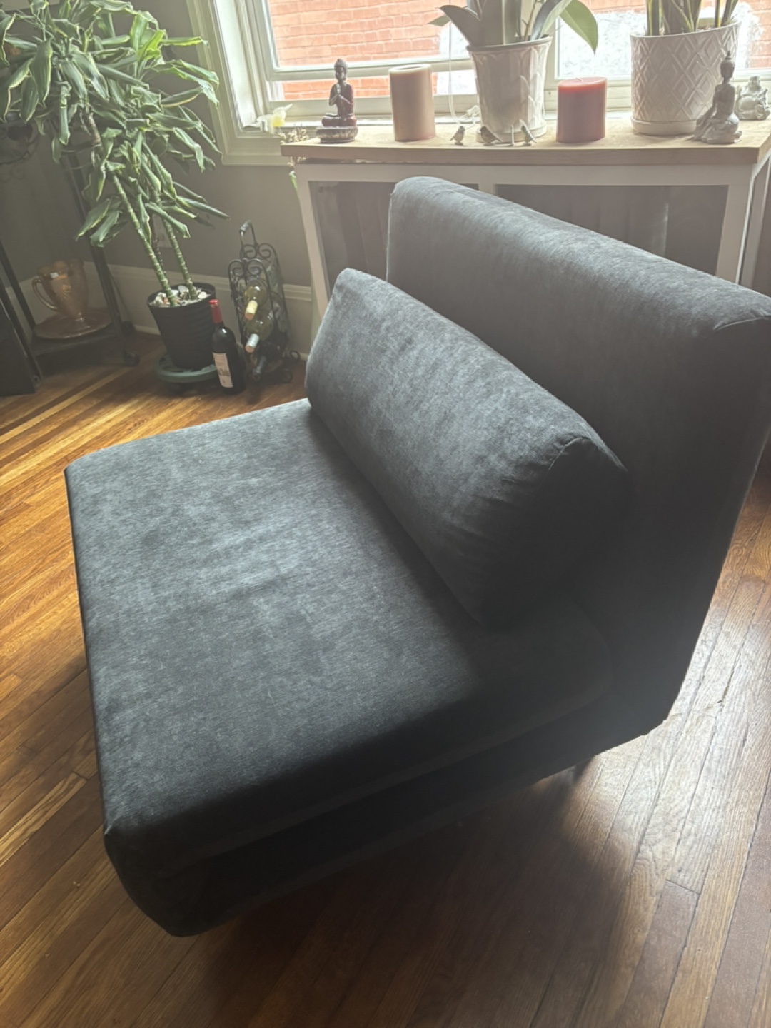 Black Foldable Chair/Chaise Lounge