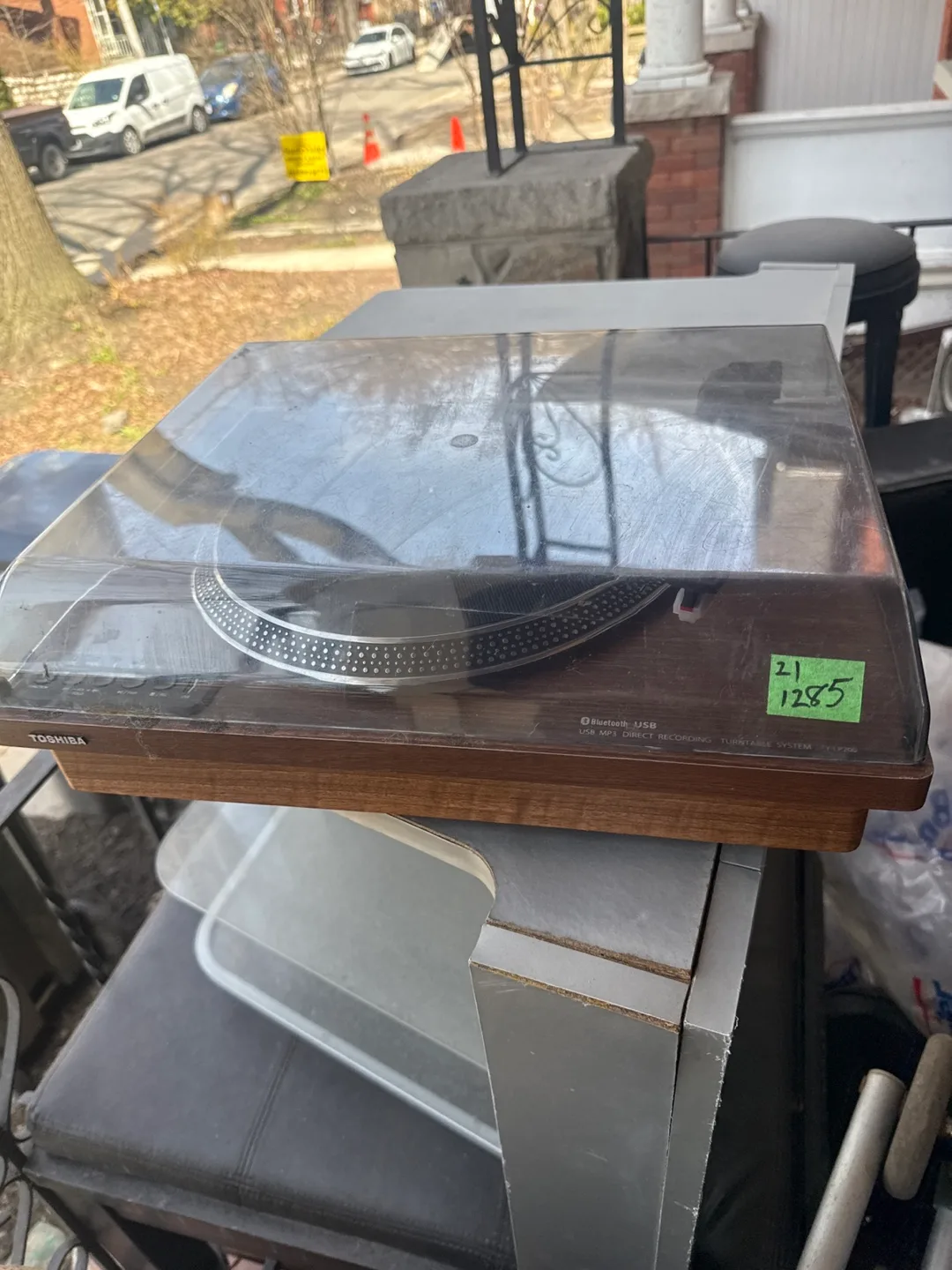 Vintage Toshiba Turntable with Dust Cover thumbnail