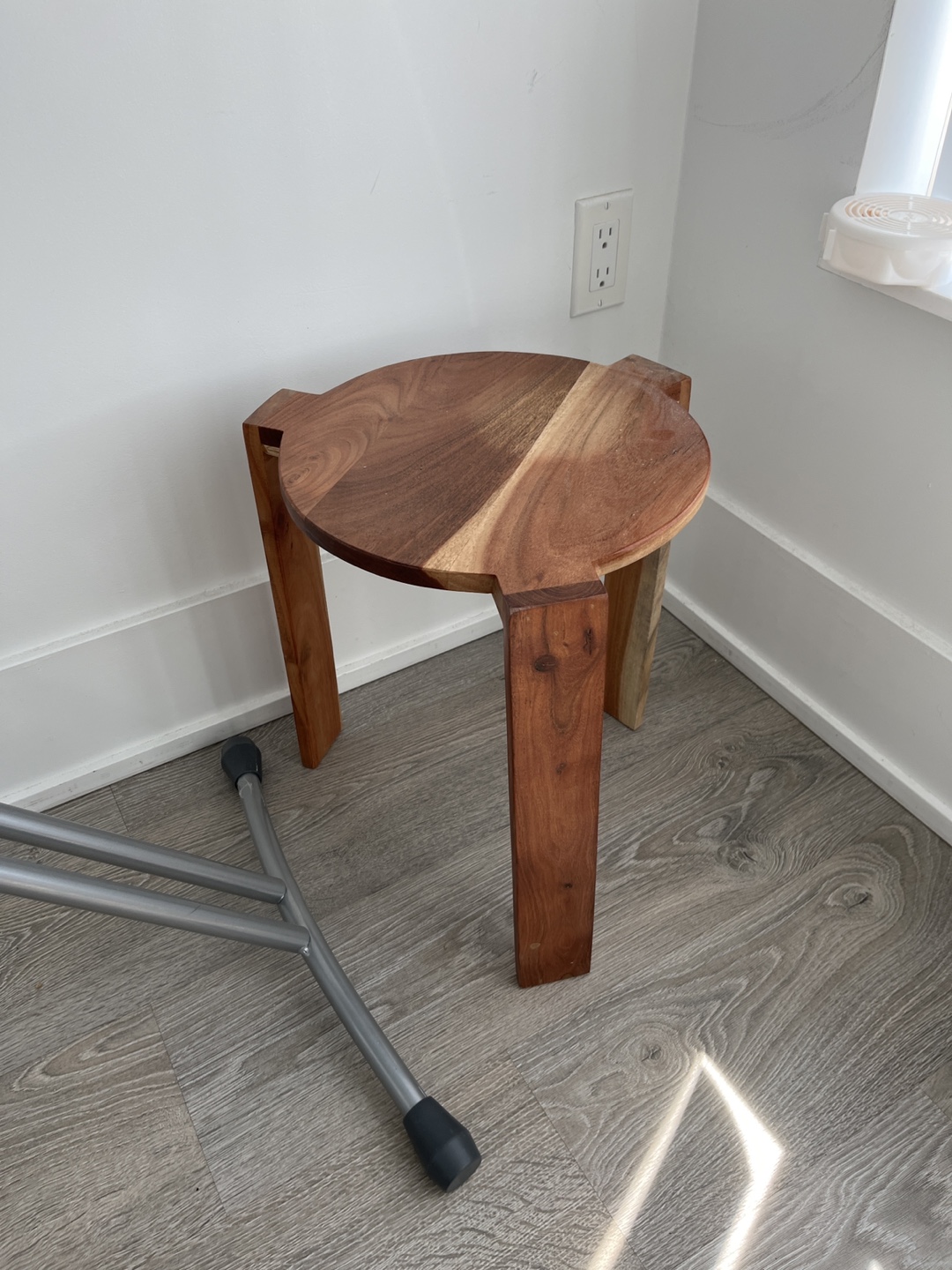 Small Wooden Side Table - photo 2