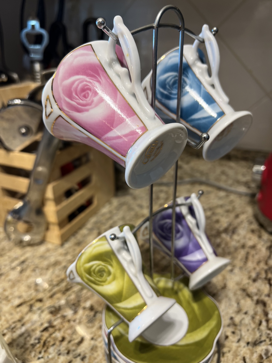 Set of 4 Espresso Cups with Saucers and Rack