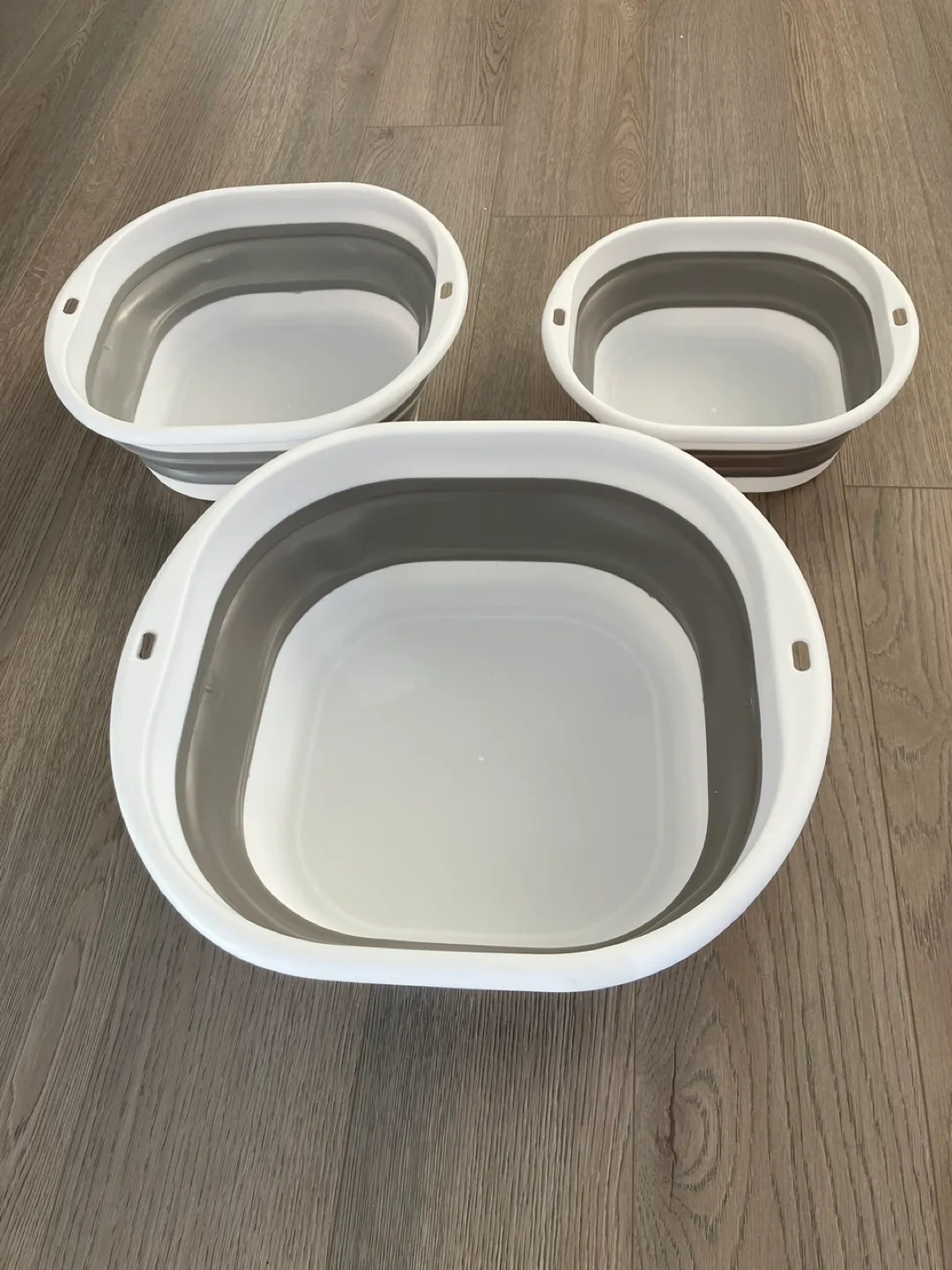 Brand New Set of 3 Collapsible Silicone Washing Bowls image indicator(4)