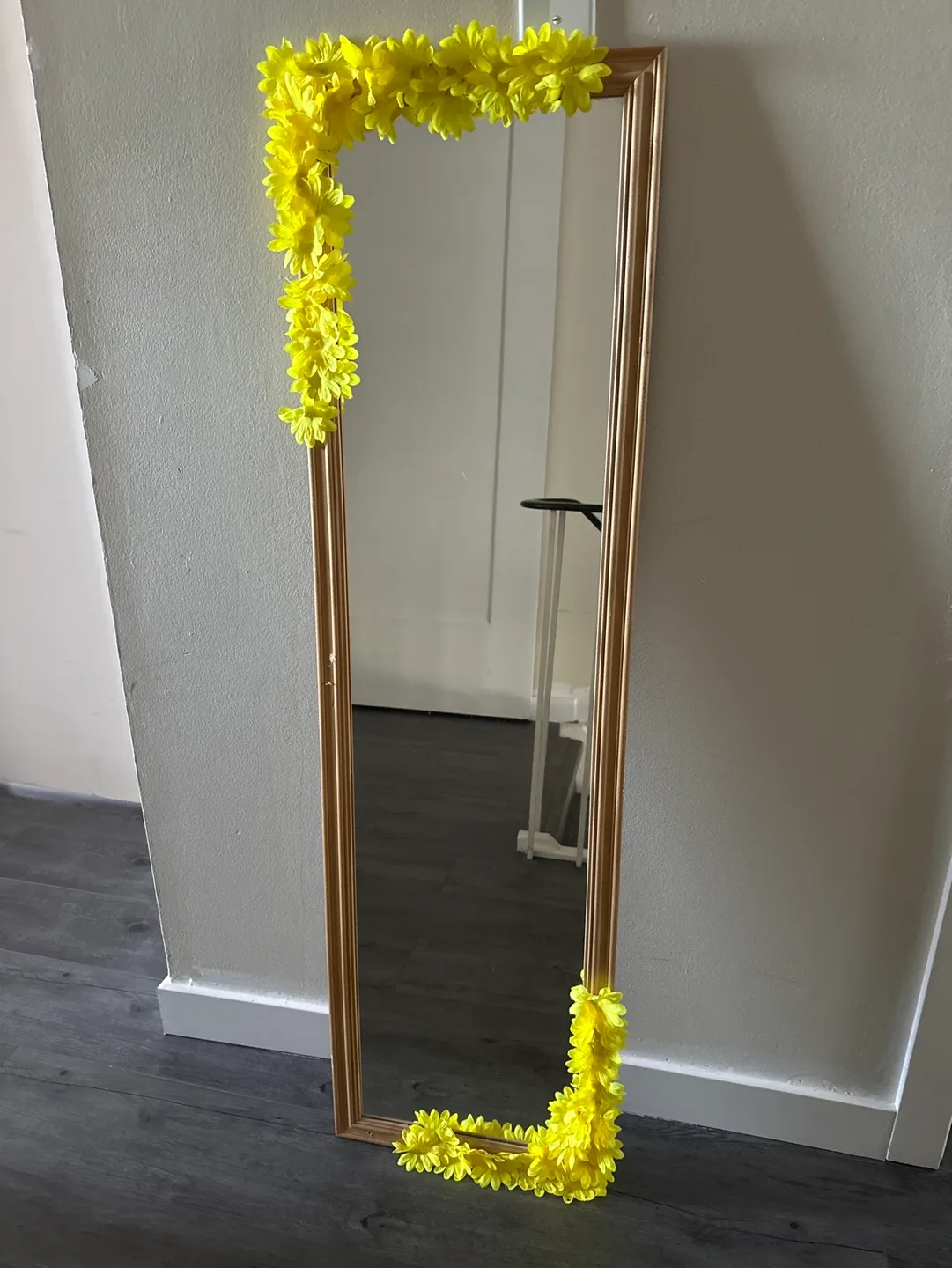 Full-length mirror with yellow flower decor thumbnail