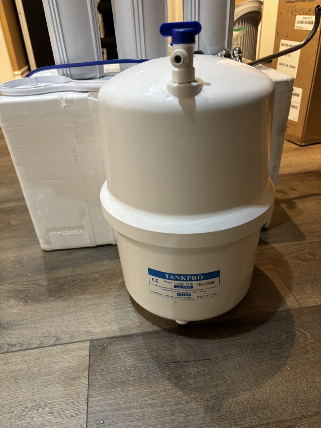 R O water filtering system - photo 4