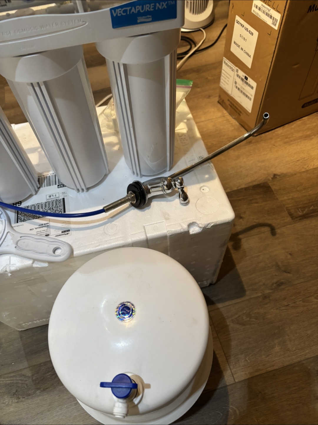 R O water filtering system - photo 3