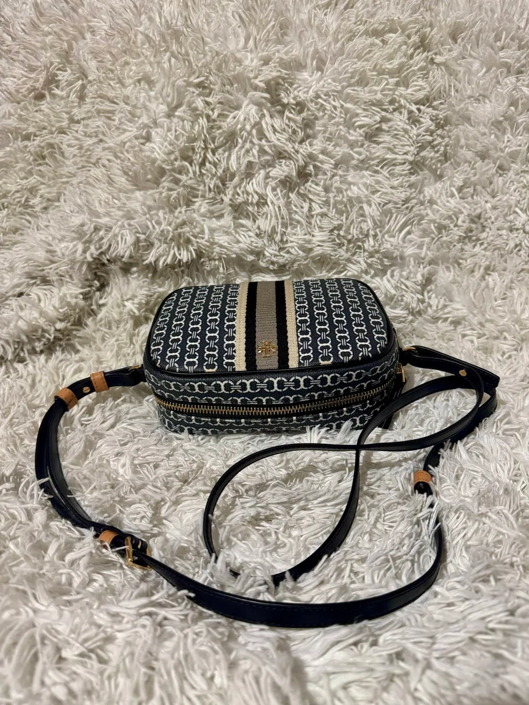 Tory Burch Gemini Link Crossbody bag image indicator(5)