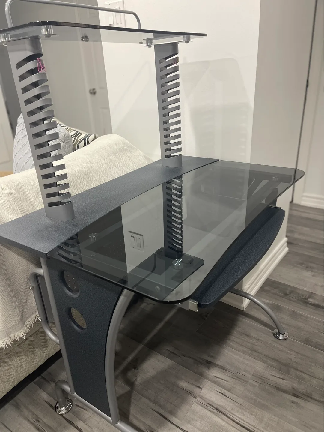 Glass Top Computer Desk with Keyboard Tray image indicator(2)