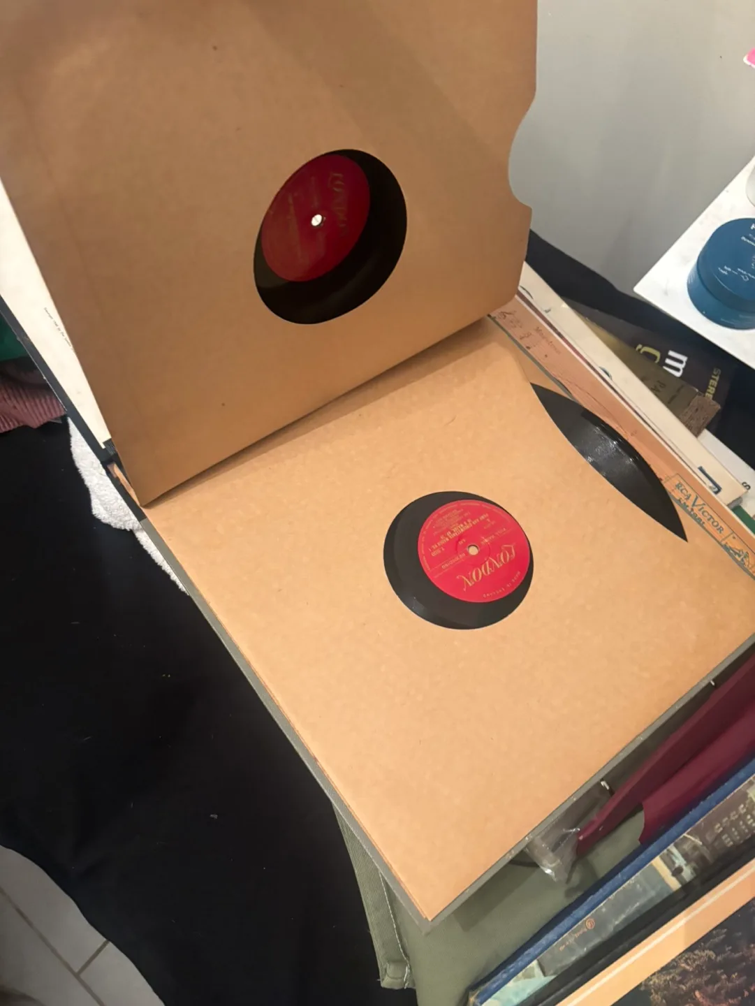 Vintage London Records 78 RPM - Pomp and Circumstance Marches image indicator(2)