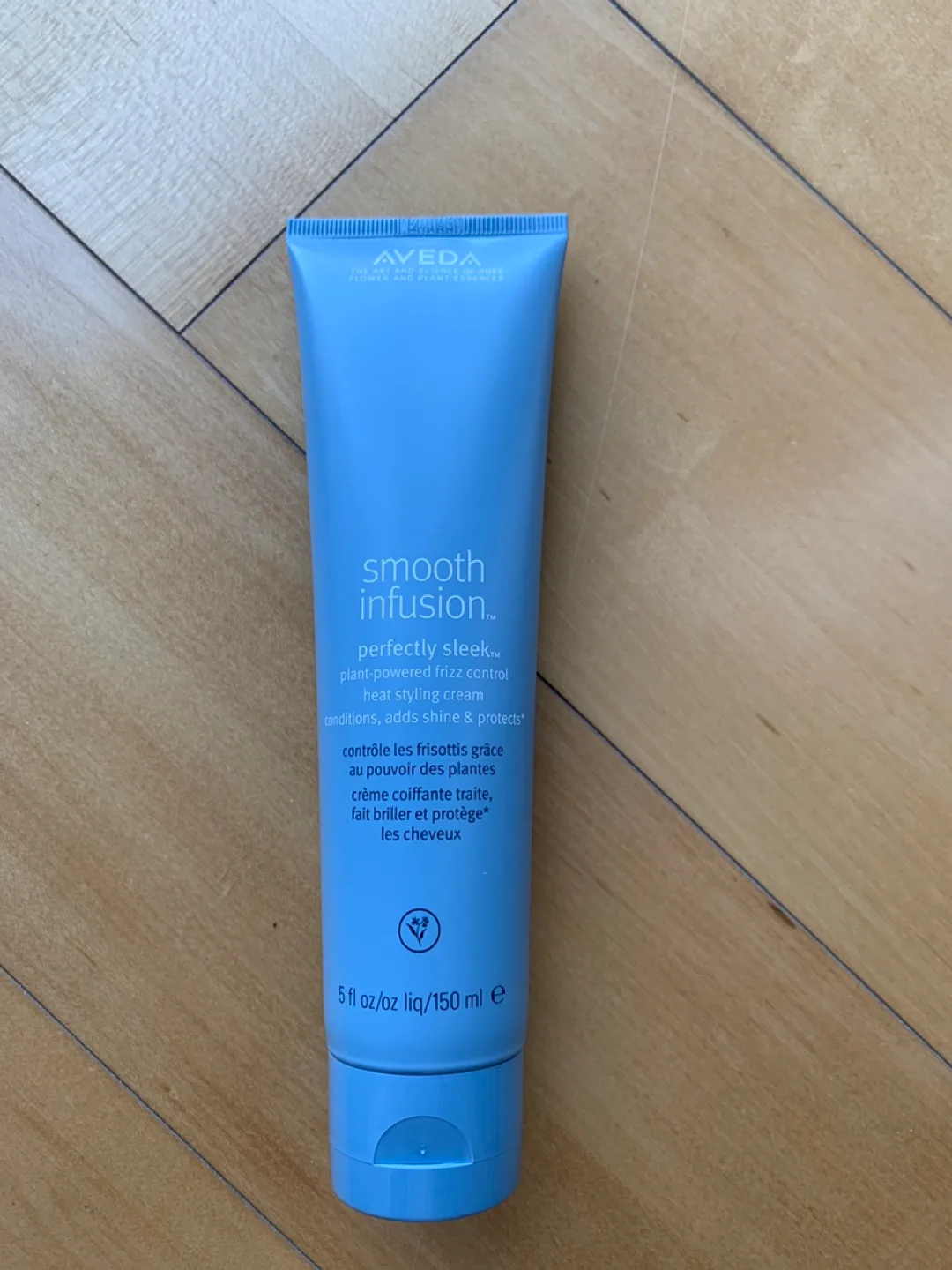 AVEDA Smooth Infusion Perfectly Sleek Heat Styling Cream thumbnail