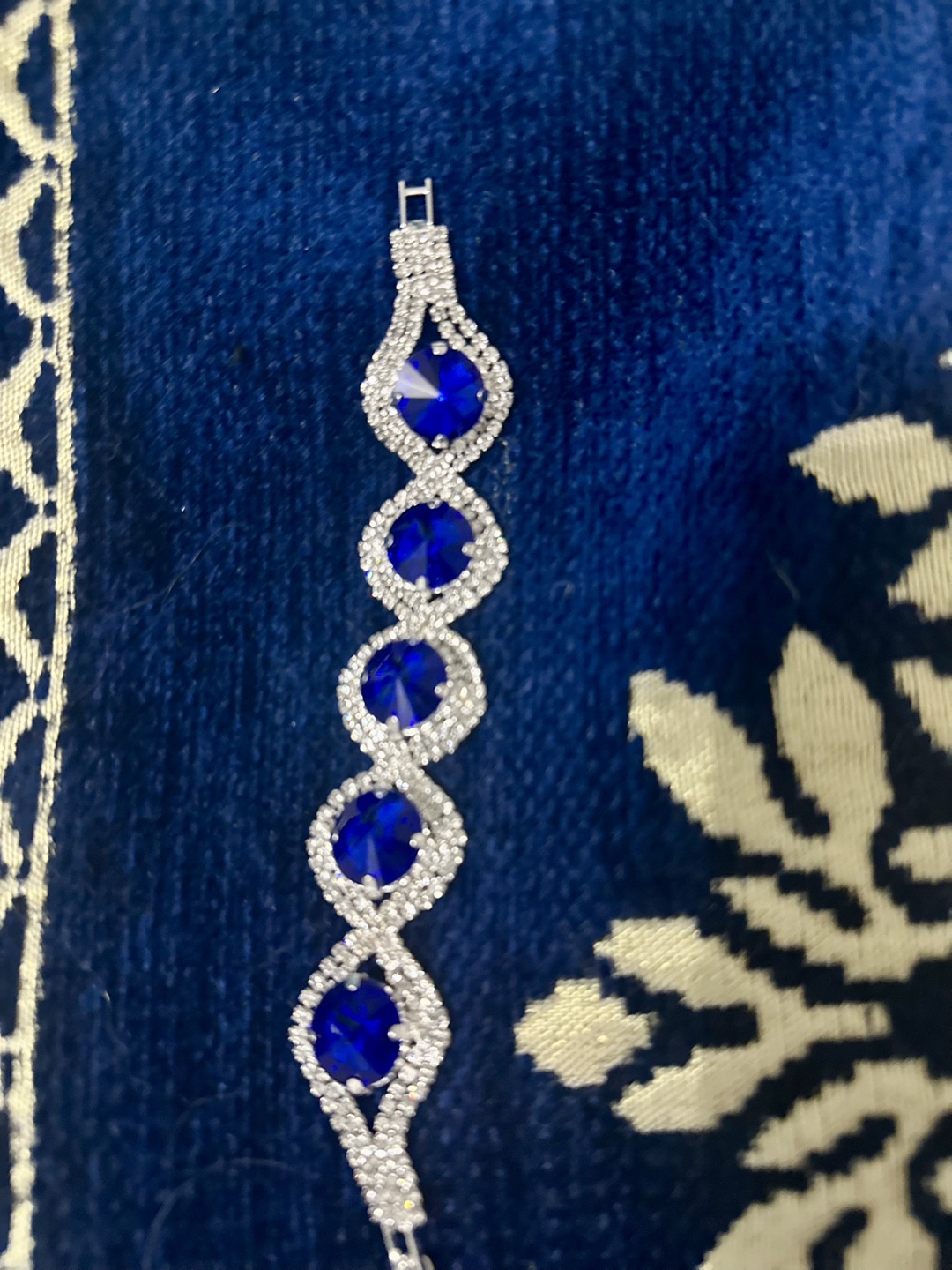 Stunning Blue Crystal rhinestones Bracelet