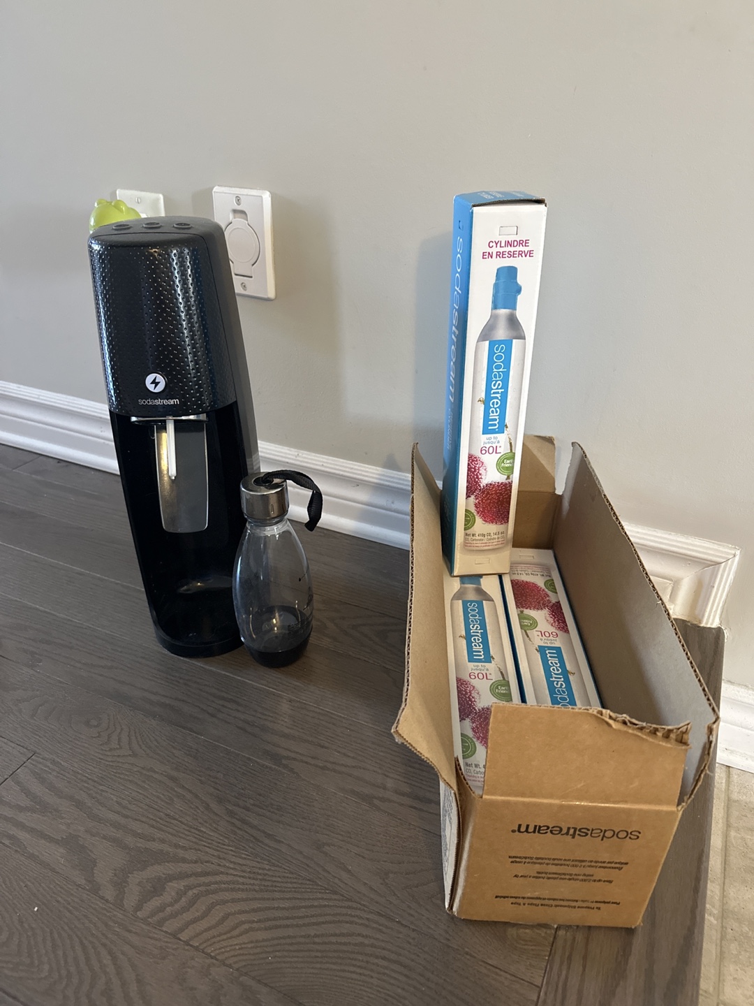 SodaStream Fizzi Sparkling Water Maker with CO2 canisters