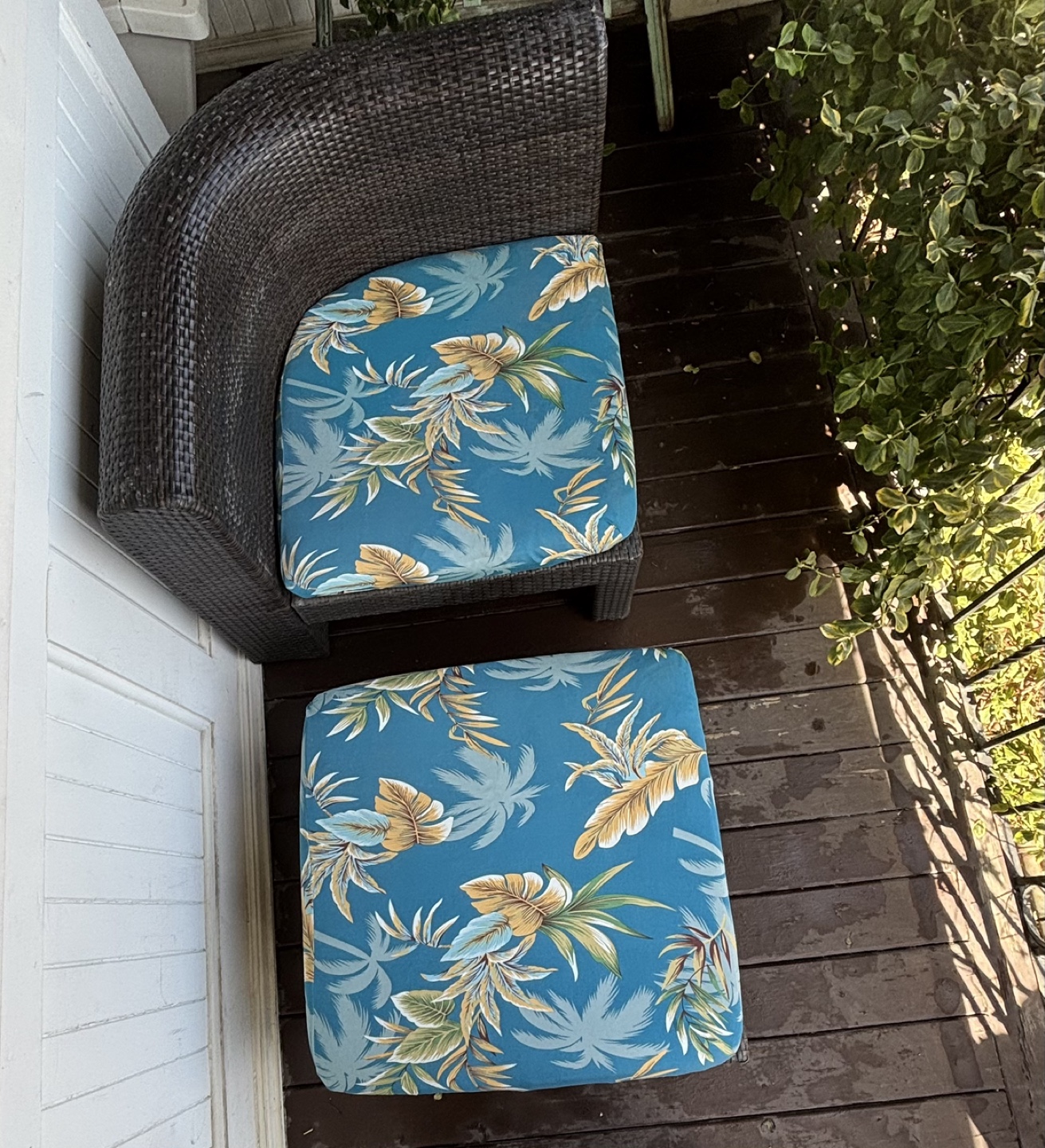 FREE! Outdoor two-piece patio lounge chair - photo 2