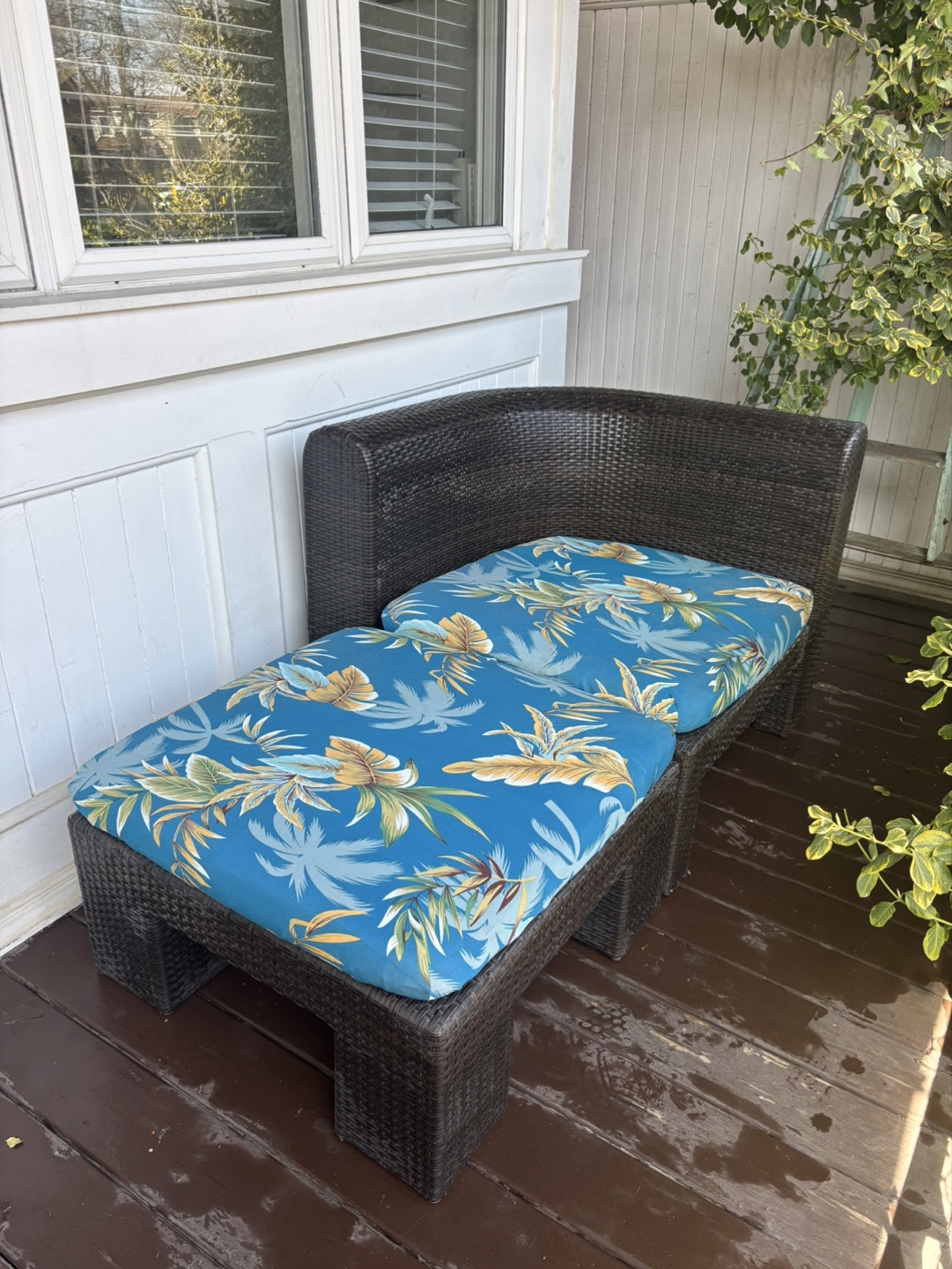 FREE! Outdoor two-piece patio lounge chair
